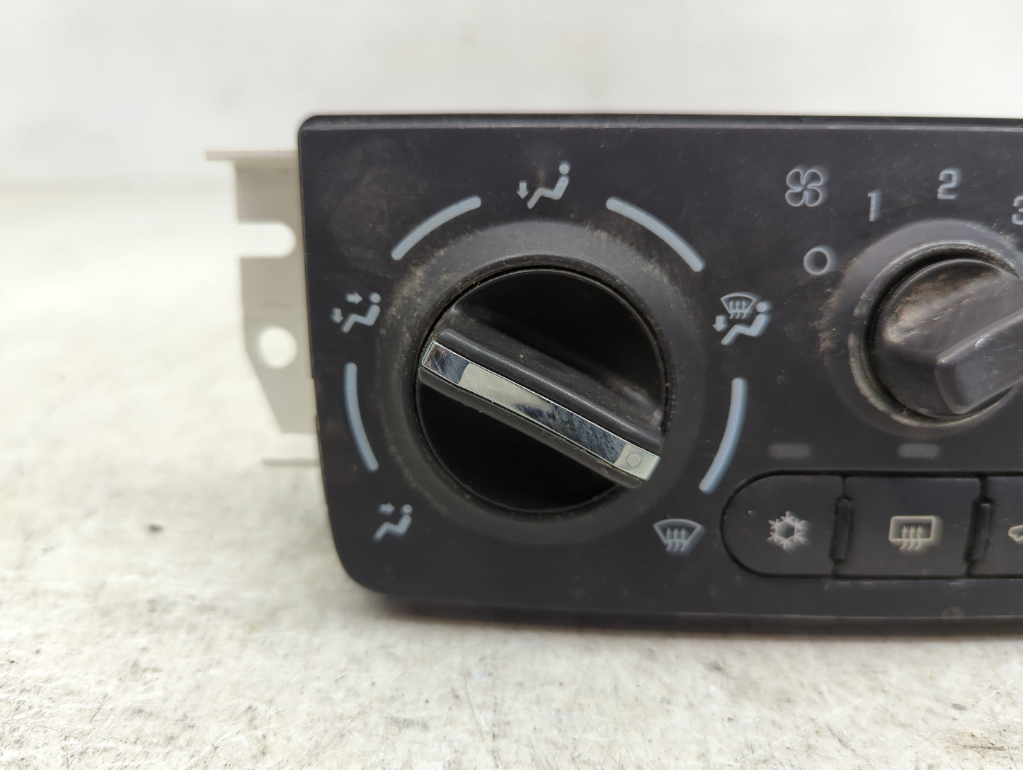 2005-2010 Chevrolet Cobalt Climate Control Module Temperature AC/Heater Replacement P/N:15890411 Fits OEM Used Auto Parts - 