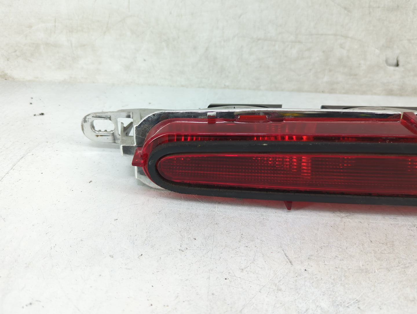 2010 Chevrolet Cobalt Third Brake Light Tail Light P/N:16532415 Fits OEM Used Auto Parts - Oemusedautoparts1.com
