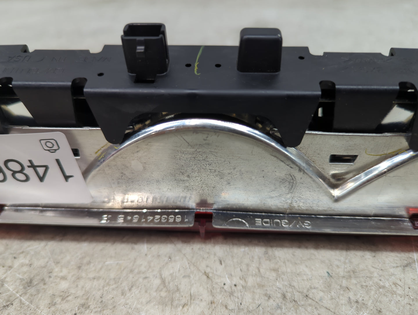 2010 Chevrolet Cobalt Third Brake Light Tail Light P/N:16632416-3 Fits OEM Used Auto Parts - Oemusedautoparts1.com