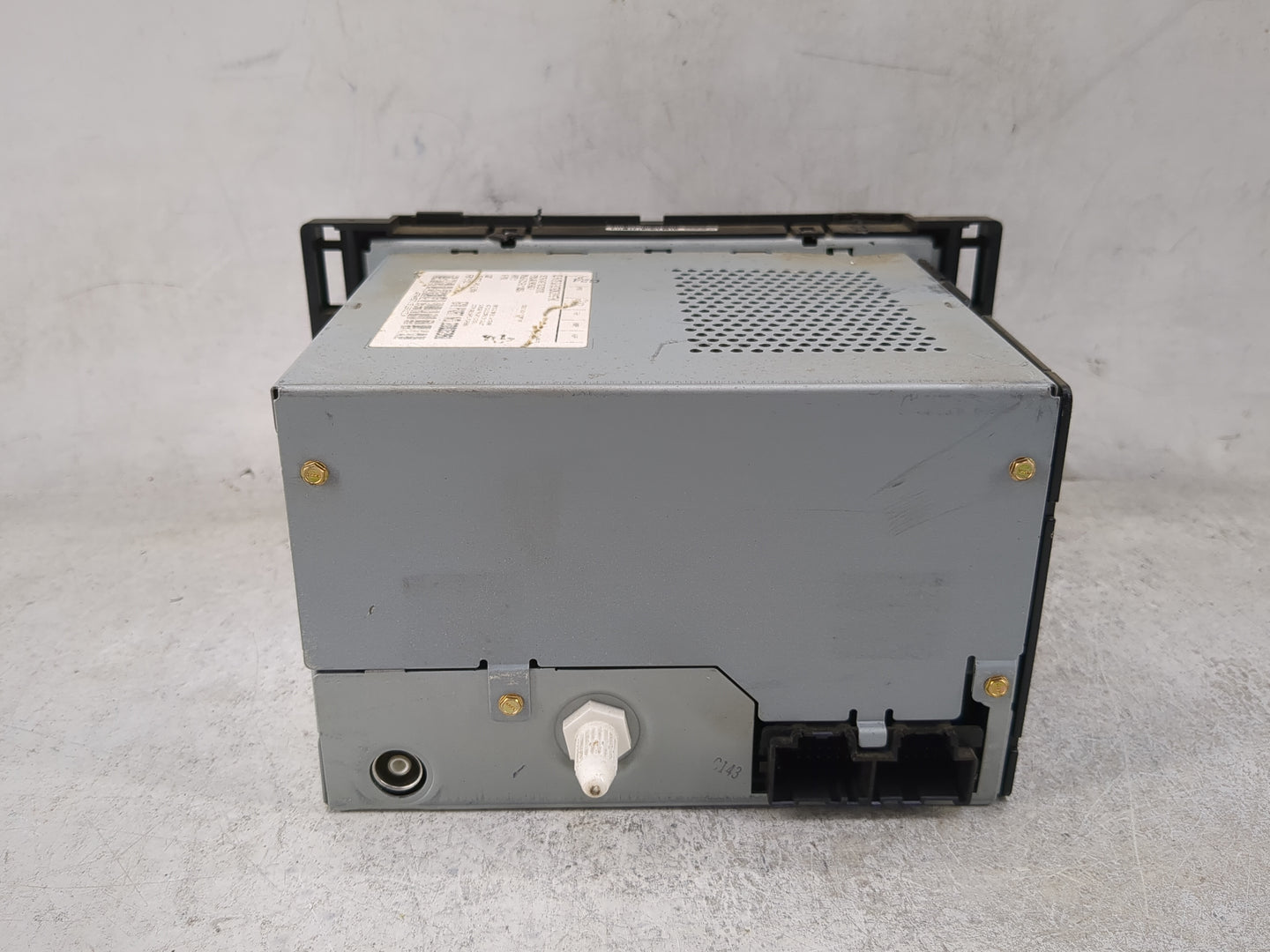 2009-2010 Chevrolet Cobalt Radio AM FM Cd Player Receiver Replacement P/N:20835360 28213766 Fits Fits 2009 2010 OEM Used Aut