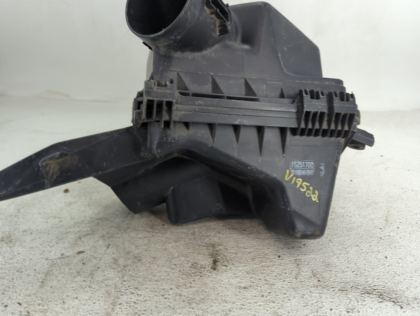 2009-2010 Chevrolet Cobalt Air Cleaner Intake-duct Hose Tube 1495433 - Oemusedautoparts1.com