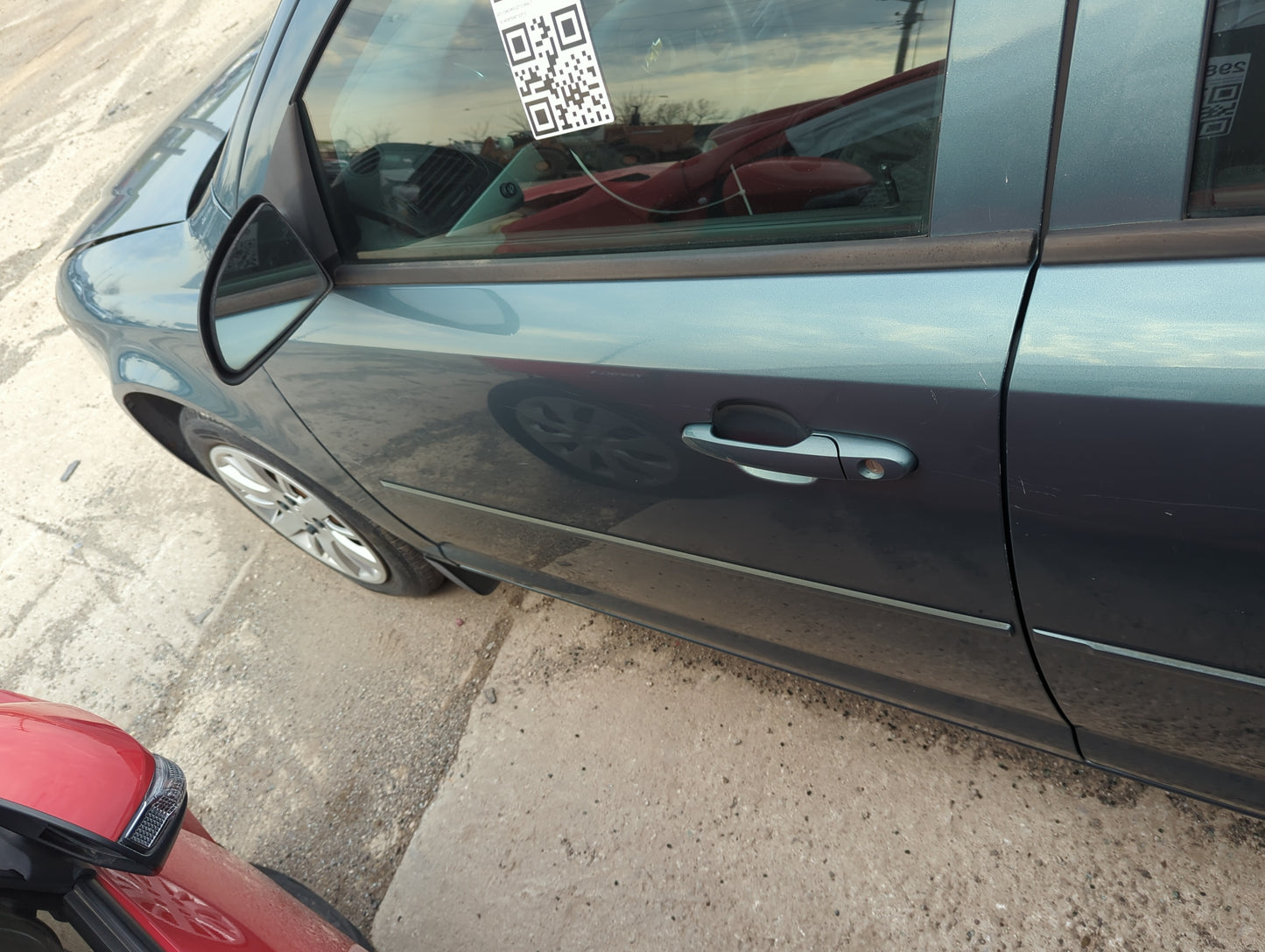 2005-2010 Chevrolet Cobalt Driver Front Door Oem 5011177 - Oemusedautoparts1.com