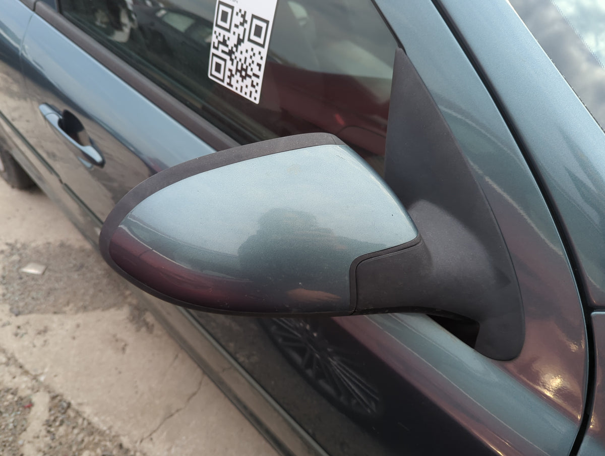 2005-2010 Chevrolet Cobalt Passenger Side View Mirror - Right Door Mirror OEM Used - Oemusedautoparts1.com