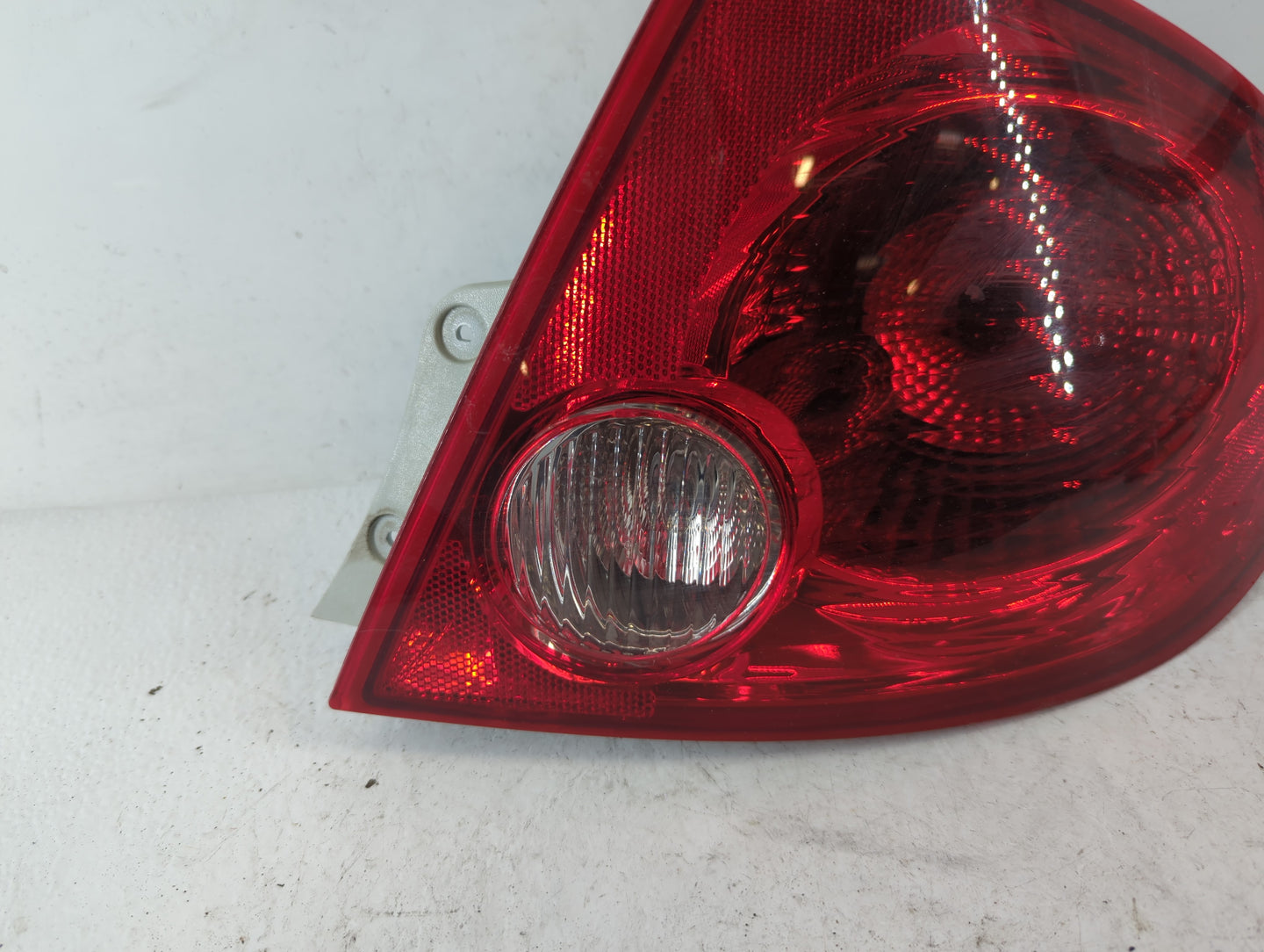 2005-2010 Chevrolet Cobalt Tail Light Assembly Passenger Right OEM P/N:20868642 100417123359 Fits OEM Used Auto Parts - Oemu