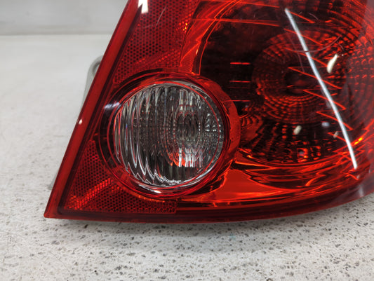 2005-2010 Chevrolet Cobalt Tail Light Assembly Passenger Right OEM P/N:090824135938 20868642 Fits OEM Used Auto Parts
