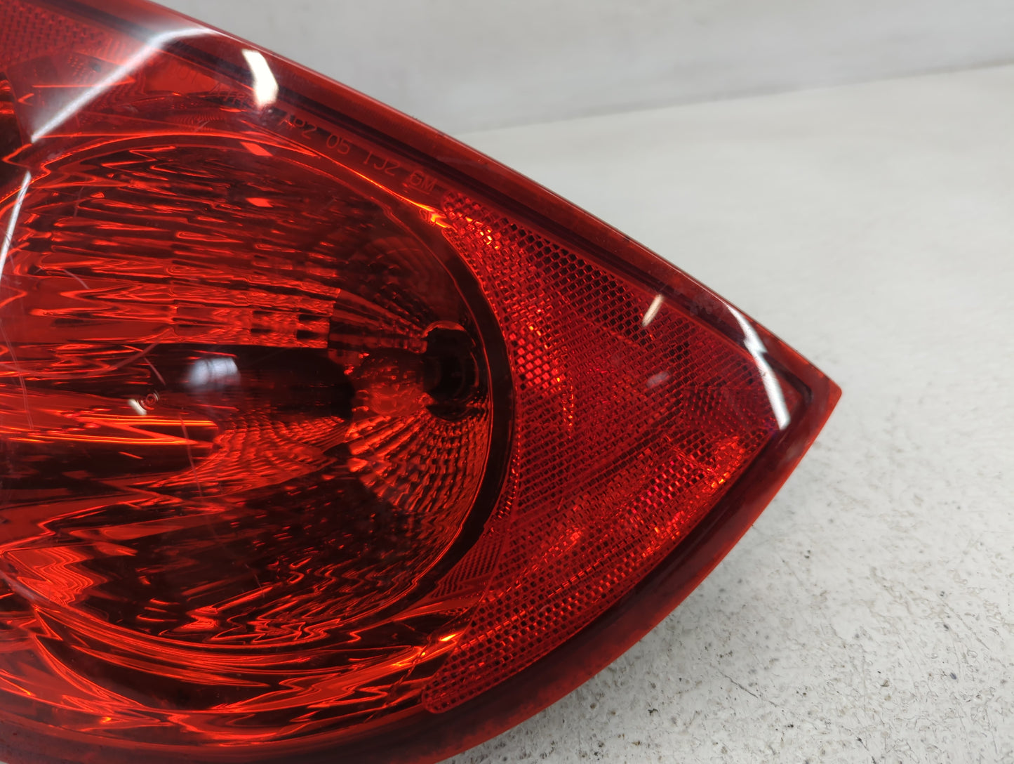 2005-2010 Chevrolet Cobalt Tail Light Assembly Passenger Right OEM P/N:090824135938 20868642 Fits OEM Used Auto Parts - Oemu