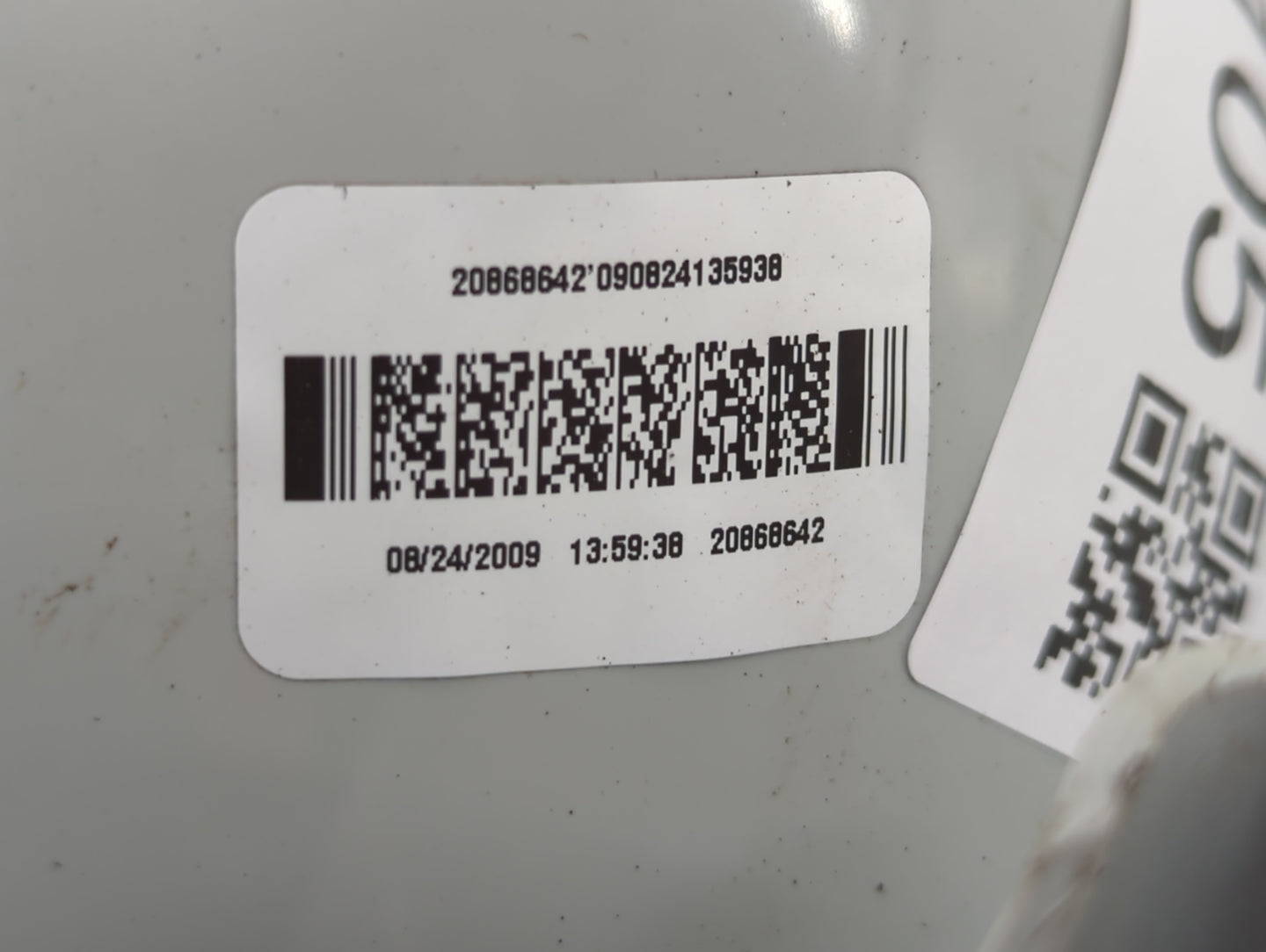 2005-2010 Chevrolet Cobalt Tail Light Assembly Passenger Right OEM P/N:090824135938 20868642 Fits OEM Used Auto Parts - Oemu