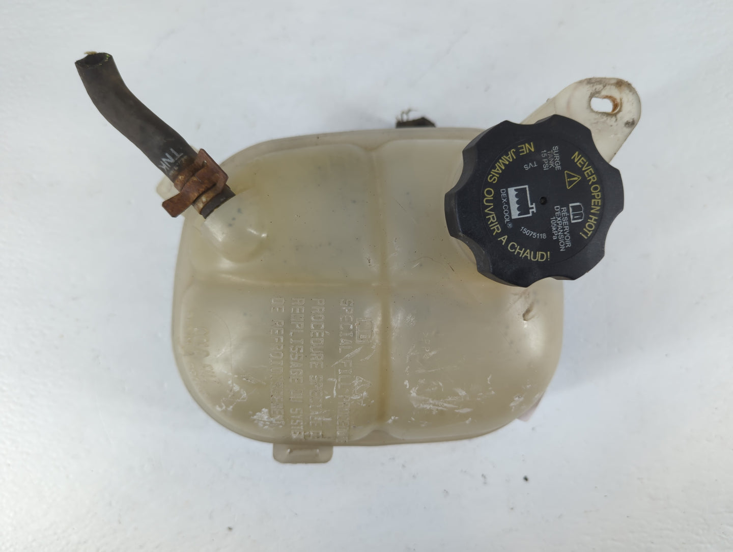 2005-2010 Chevrolet Cobalt Windshield Washer Fluid Reservoir Bottle Oem - Oemusedautoparts1.com