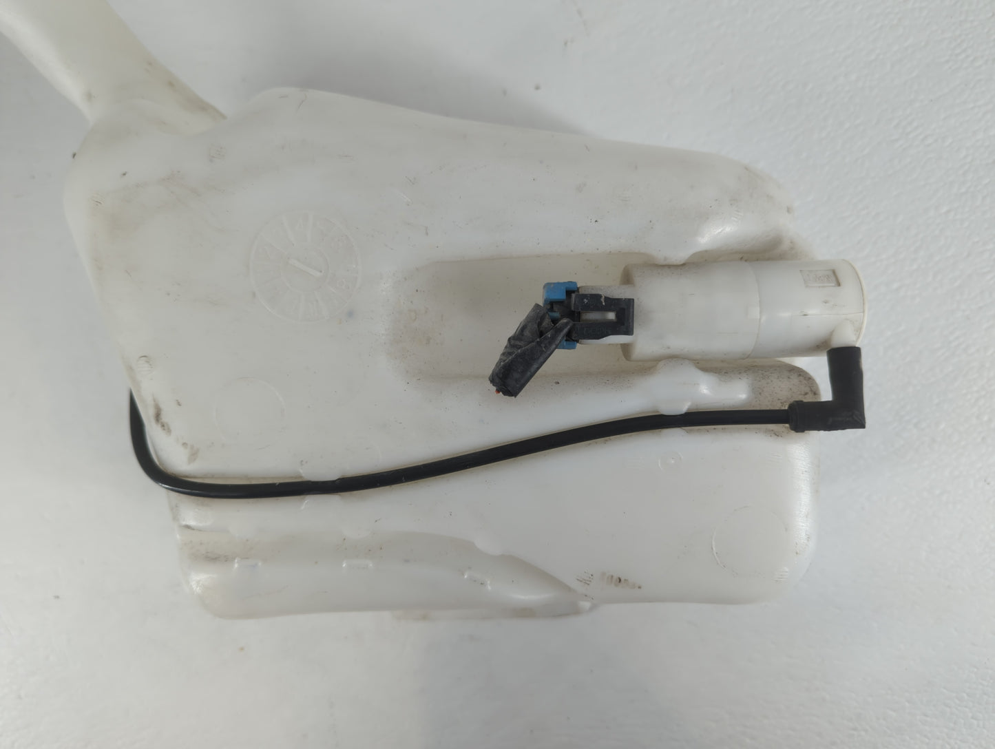 2010 Chevrolet Cobalt Windshield Washer Fluid Reservoir Bottle Oem - Oemusedautoparts1.com