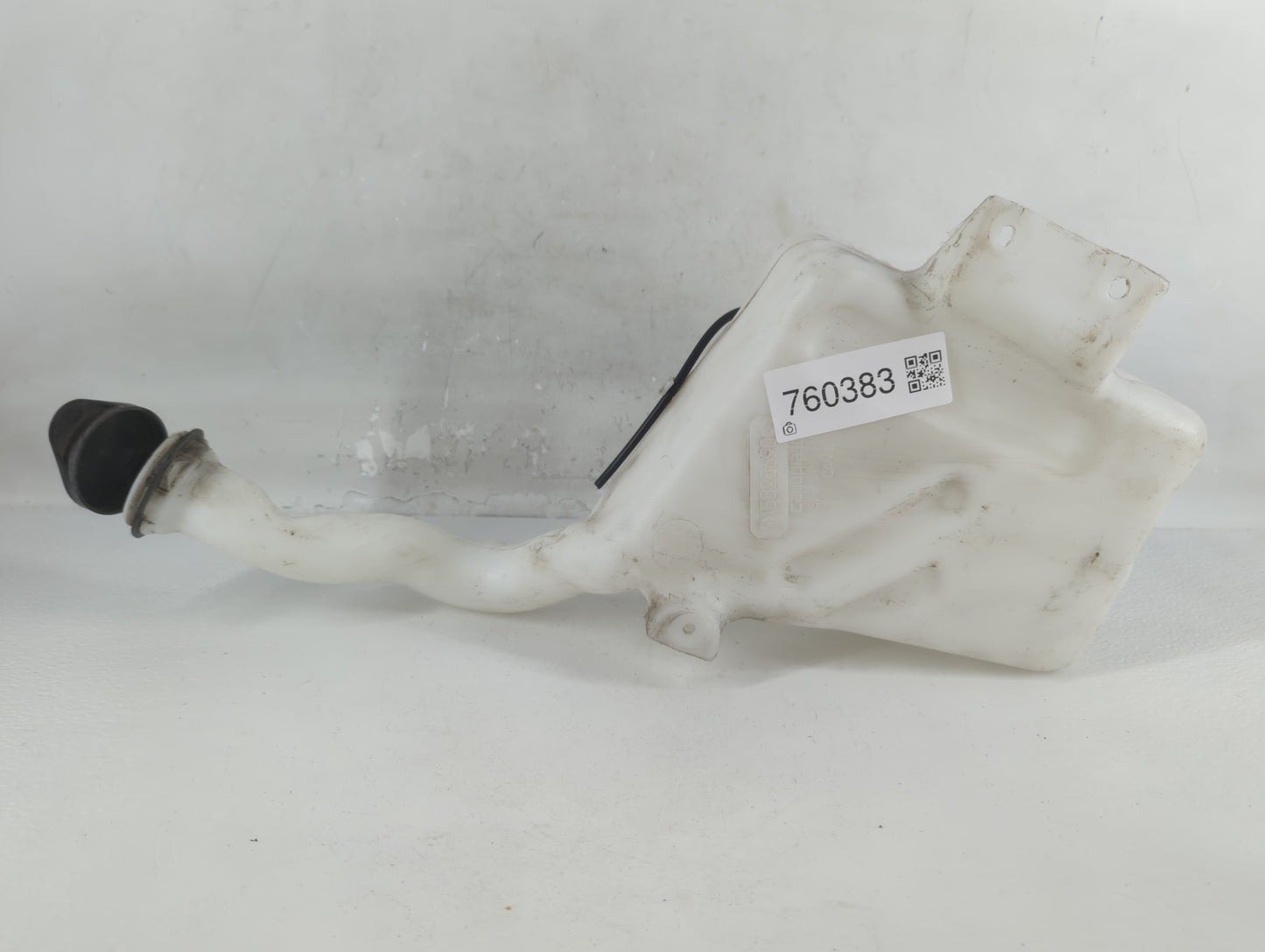 2010 Chevrolet Cobalt Windshield Washer Fluid Reservoir Bottle Oem - Oemusedautoparts1.com