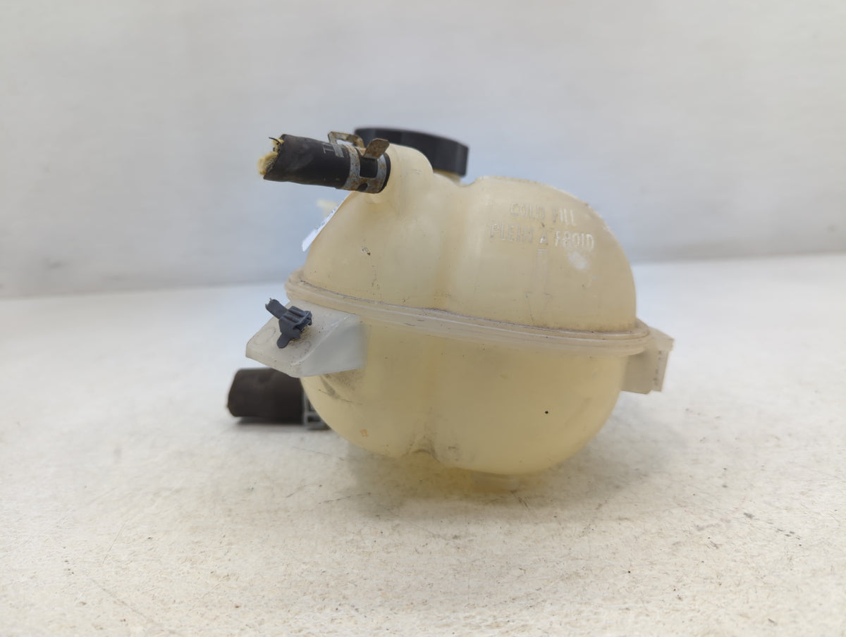 2005 Chevrolet Cobalt Radiator Coolant Overflow Expansion Tank Bottle 778683 - Oemusedautoparts1.com