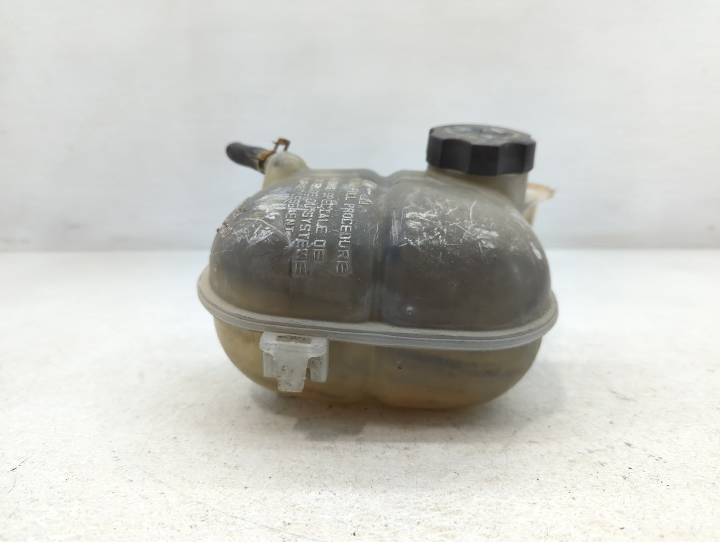 2005 Chevrolet Cobalt Radiator Coolant Overflow Expansion Tank Bottle - Oemusedautoparts1.com