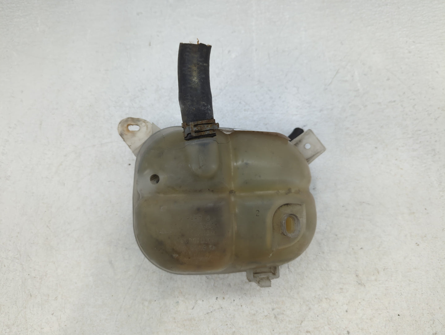 2005 Chevrolet Cobalt Radiator Coolant Overflow Expansion Tank Bottle - Oemusedautoparts1.com
