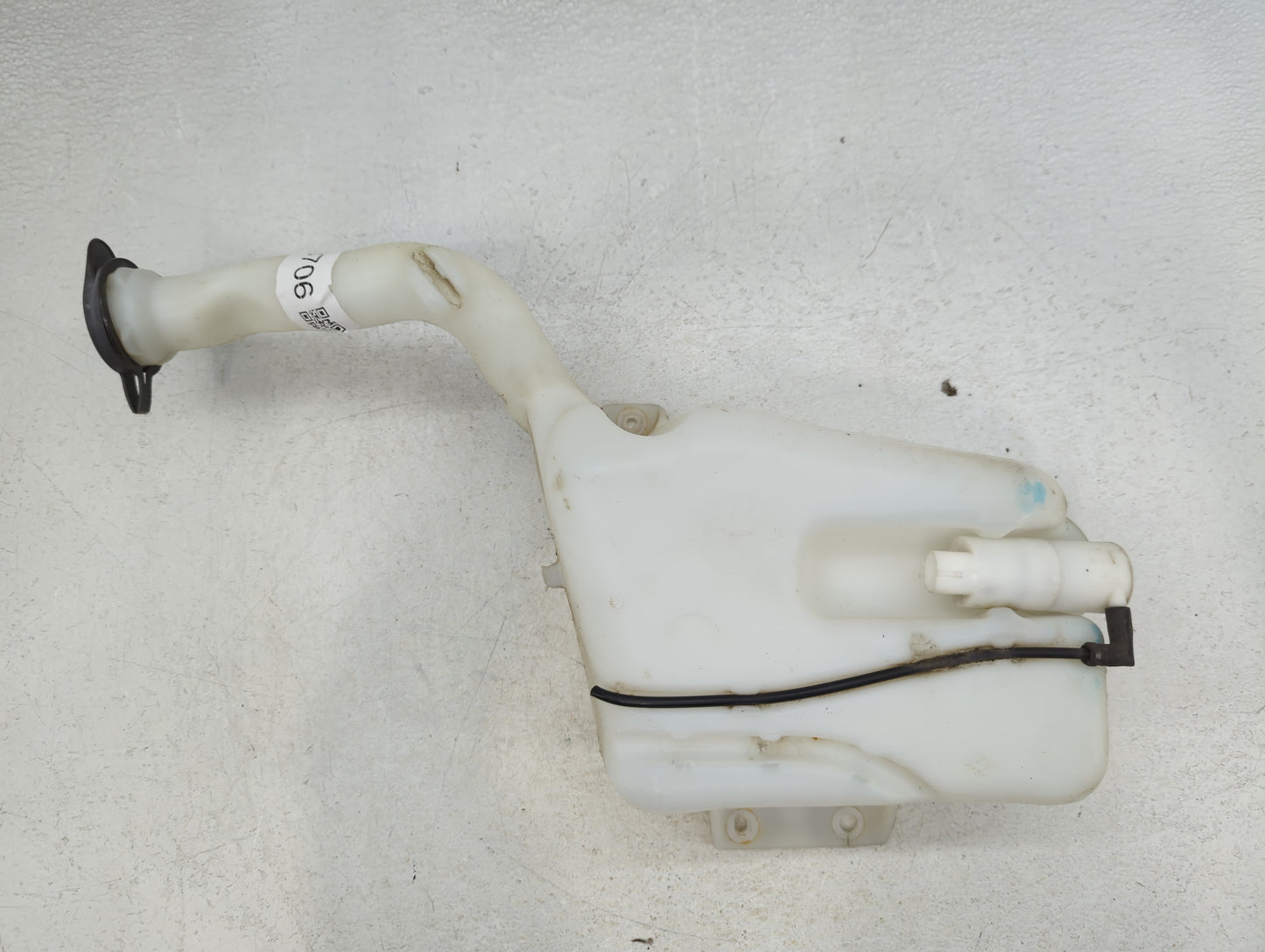 2005-2010 Chevrolet Cobalt Windshield Washer Fluid Reservoir Bottle Oem - Oemusedautoparts1.com