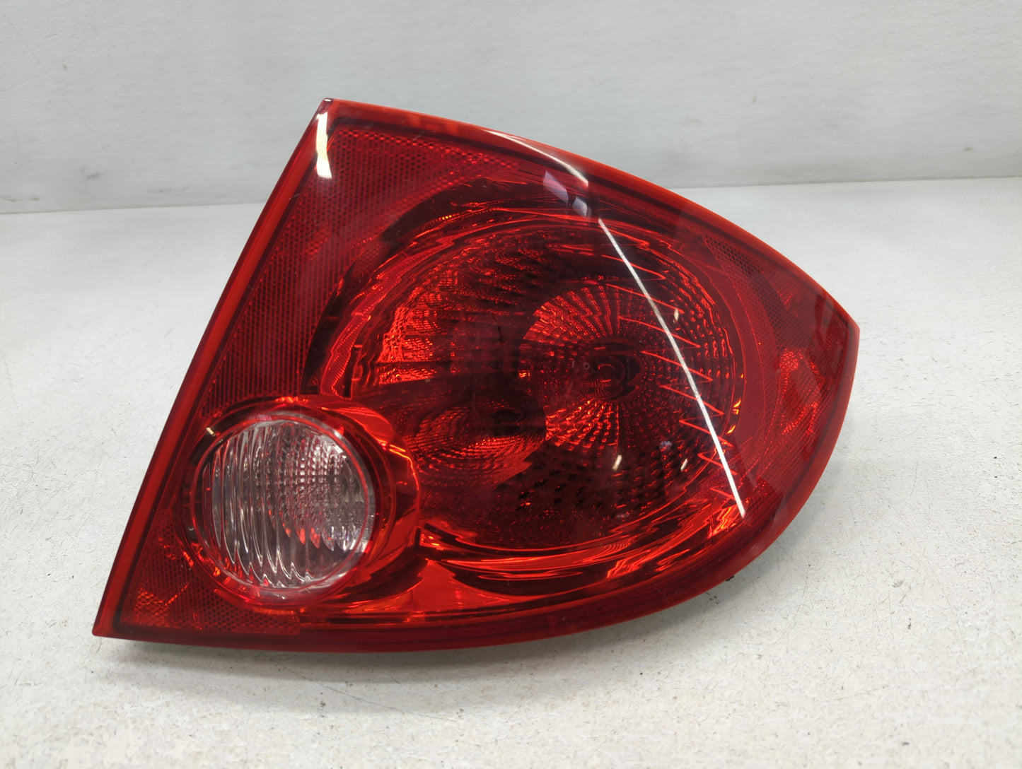 2005-2010 Chevrolet Cobalt Tail Light Assembly Passenger Right OEM P/N:20868642 Fits Fits 2005 2006 2007 2008 2009 2010 OEM 
