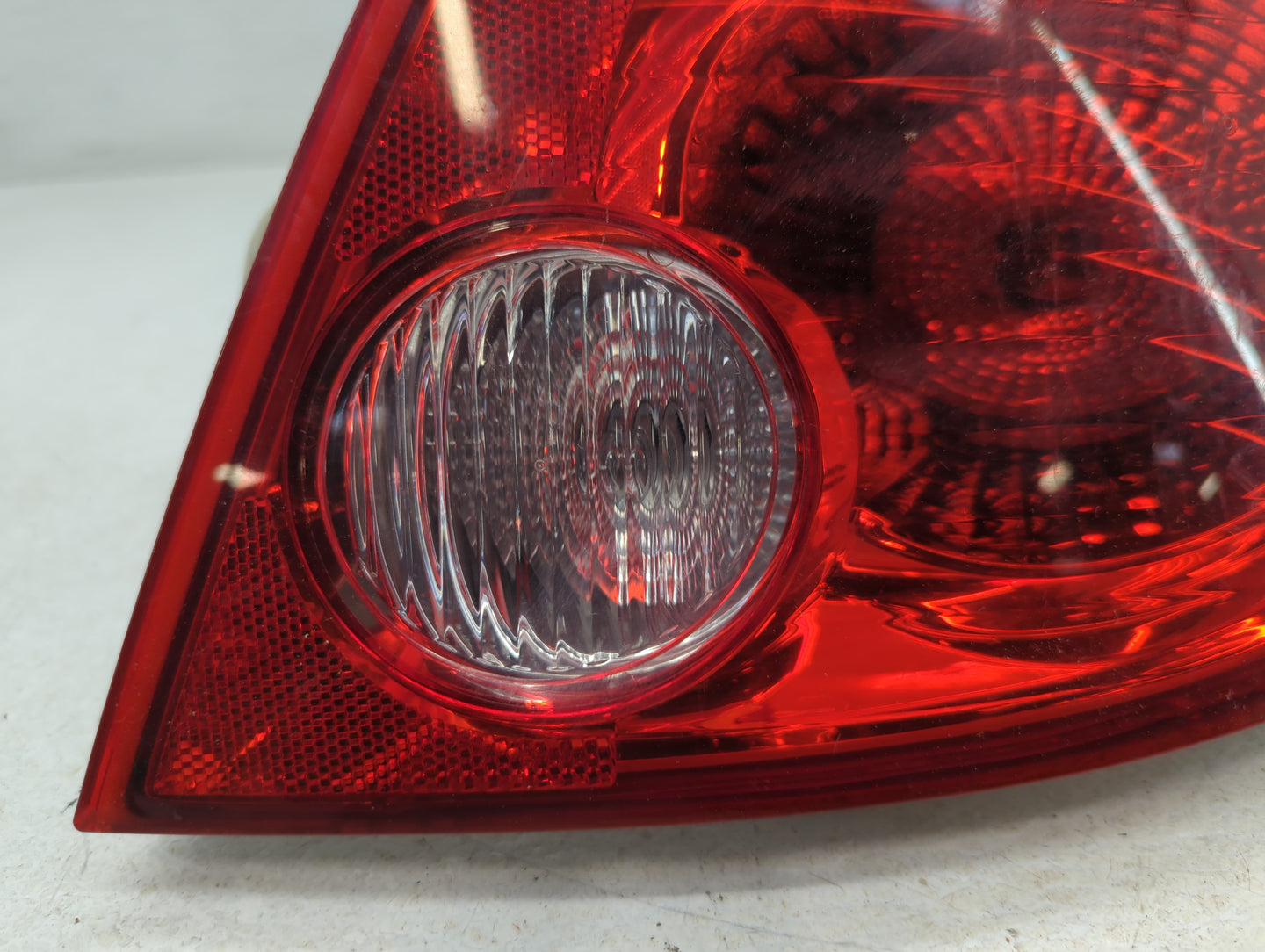 2005-2010 Chevrolet Cobalt Tail Light Assembly Passenger Right OEM P/N:20868642 Fits Fits 2005 2006 2007 2008 2009 2010 OEM 