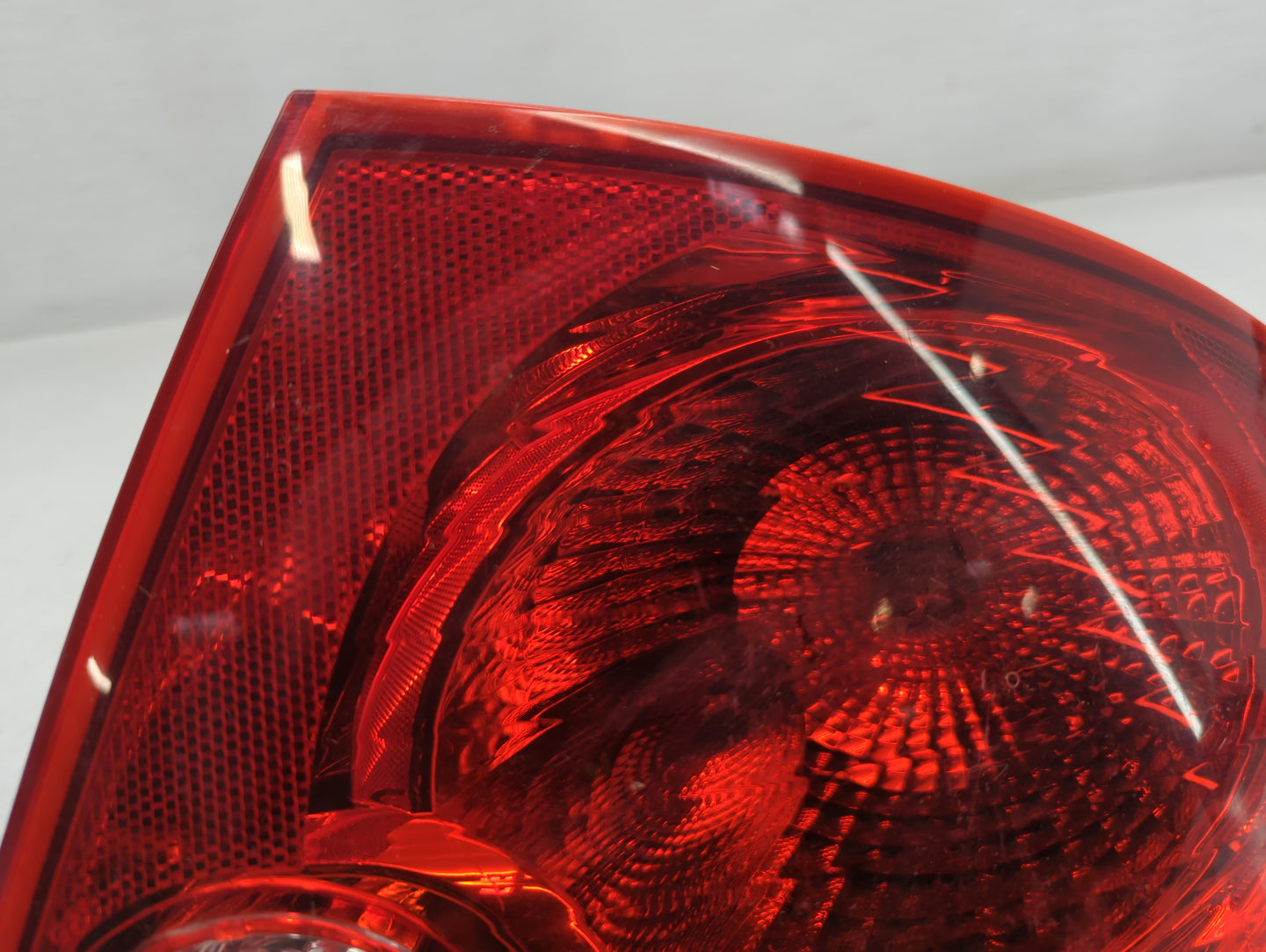 2005-2010 Chevrolet Cobalt Tail Light Assembly Passenger Right OEM P/N:20868642 Fits Fits 2005 2006 2007 2008 2009 2010 OEM 