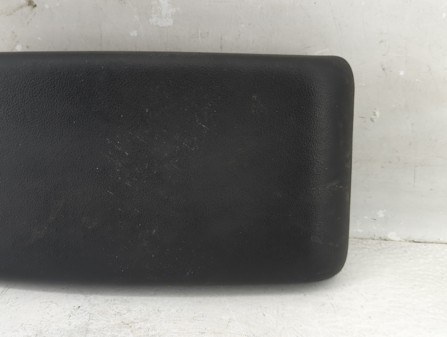 2005-2010 Chevrolet Cobalt Center Console Armrest Cover Lid Fits Fits 2005 2006 2007 2008 2009 2010 OEM Used Auto Parts - Oe