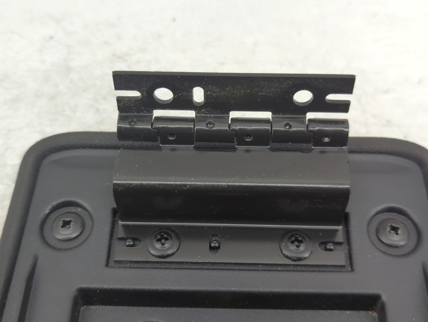 2005-2010 Chevrolet Cobalt Center Console Armrest Cover Lid Fits Fits 2005 2006 2007 2008 2009 2010 OEM Used Auto Parts - Oe