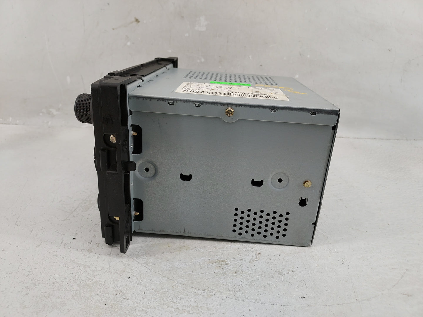 2009-2010 Chevrolet Cobalt Radio AM FM Cd Player Receiver Replacement P/N:28213786 20835360 Fits Fits 2009 2010 OEM Used Aut