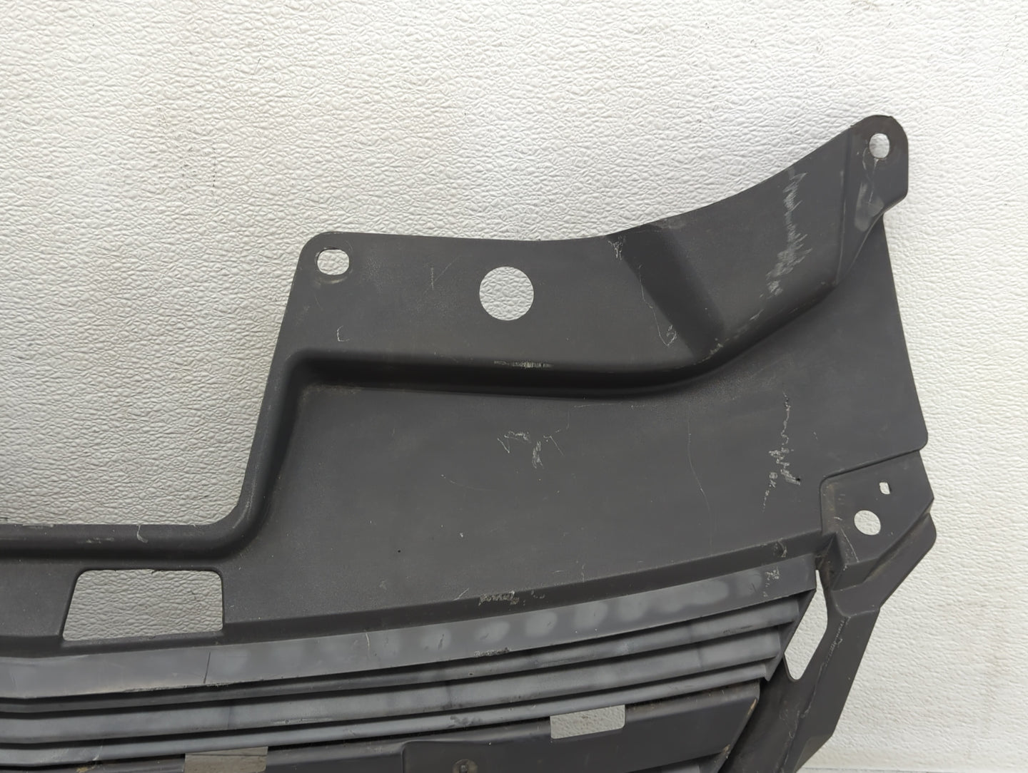 2005-2010 Chevrolet Cobalt Front Grille Bumper Not Included 894696 - Oemusedautoparts1.com