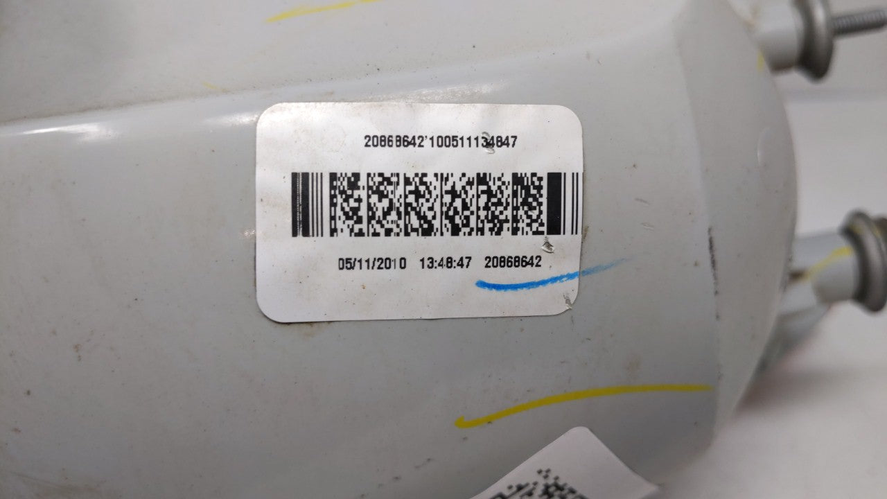 2010 Chevrolet Cobalt Tail Light Assembly Passenger Right OEM P/N:20868642 25823650 Fits Fits 2005 2006 2007 2008 2009 OEM U