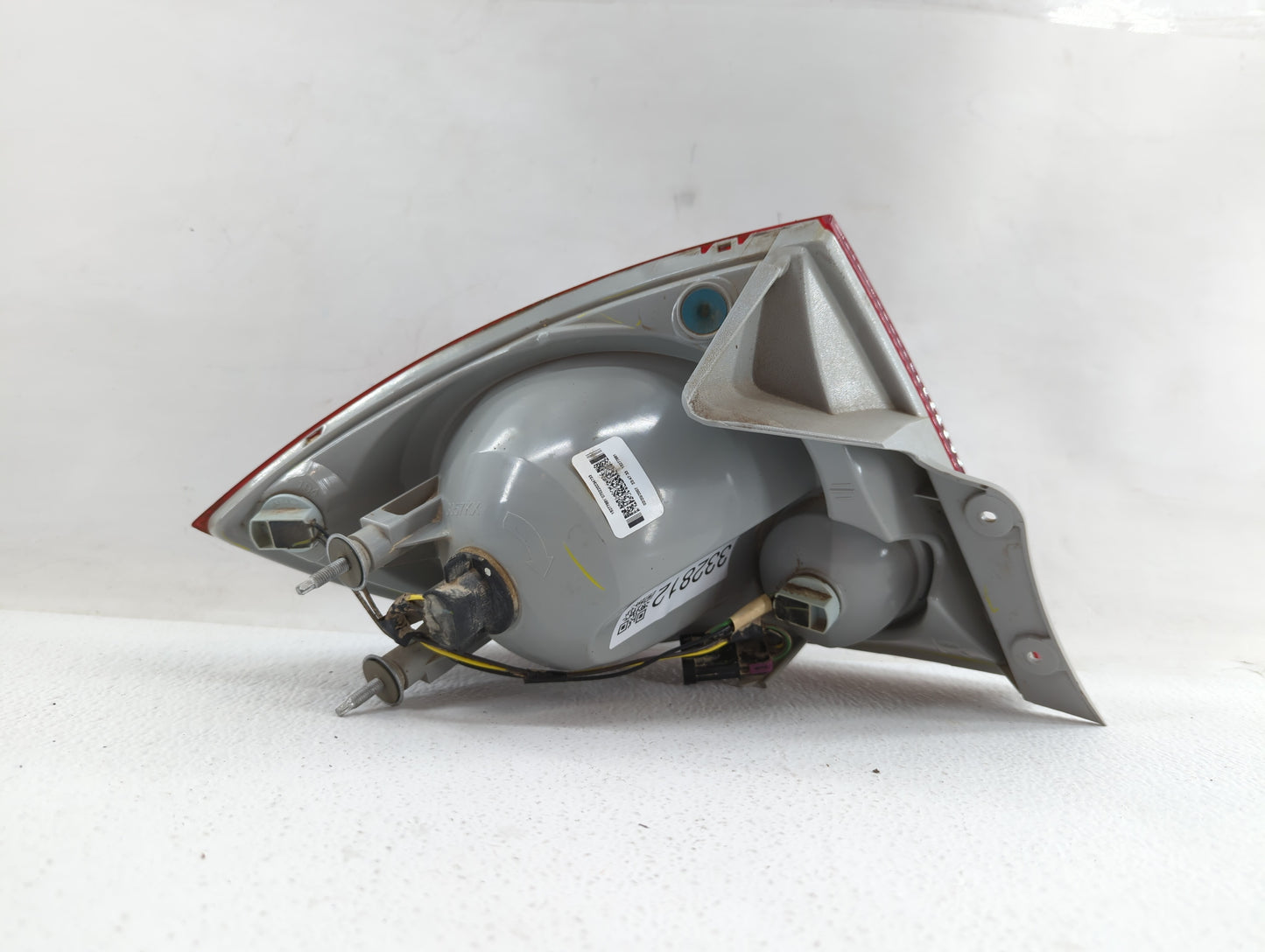 2010 Chevrolet Cobalt Tail Light Assembly Passenger Right OEM P/N:15277881 16532408, 20868642 Fits Fits 2005 2006 2007 2008 