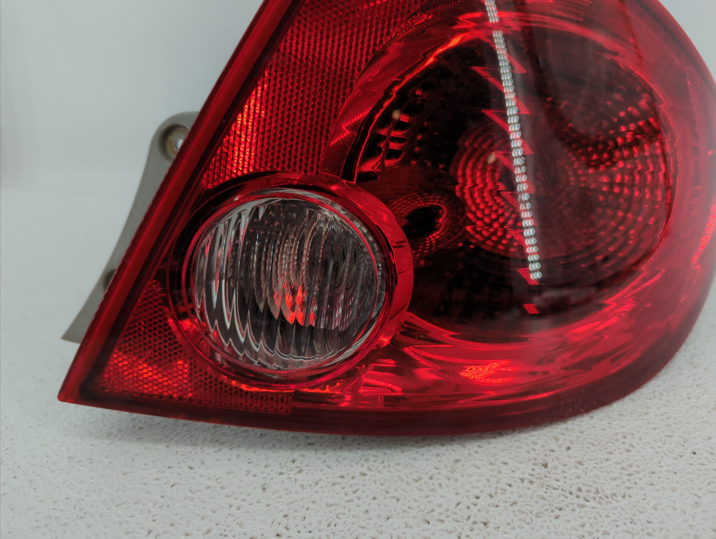 2010 Chevrolet Cobalt Tail Light Assembly Passenger Right OEM P/N:15277881 16532408, 20868642 Fits Fits 2005 2006 2007 2008 
