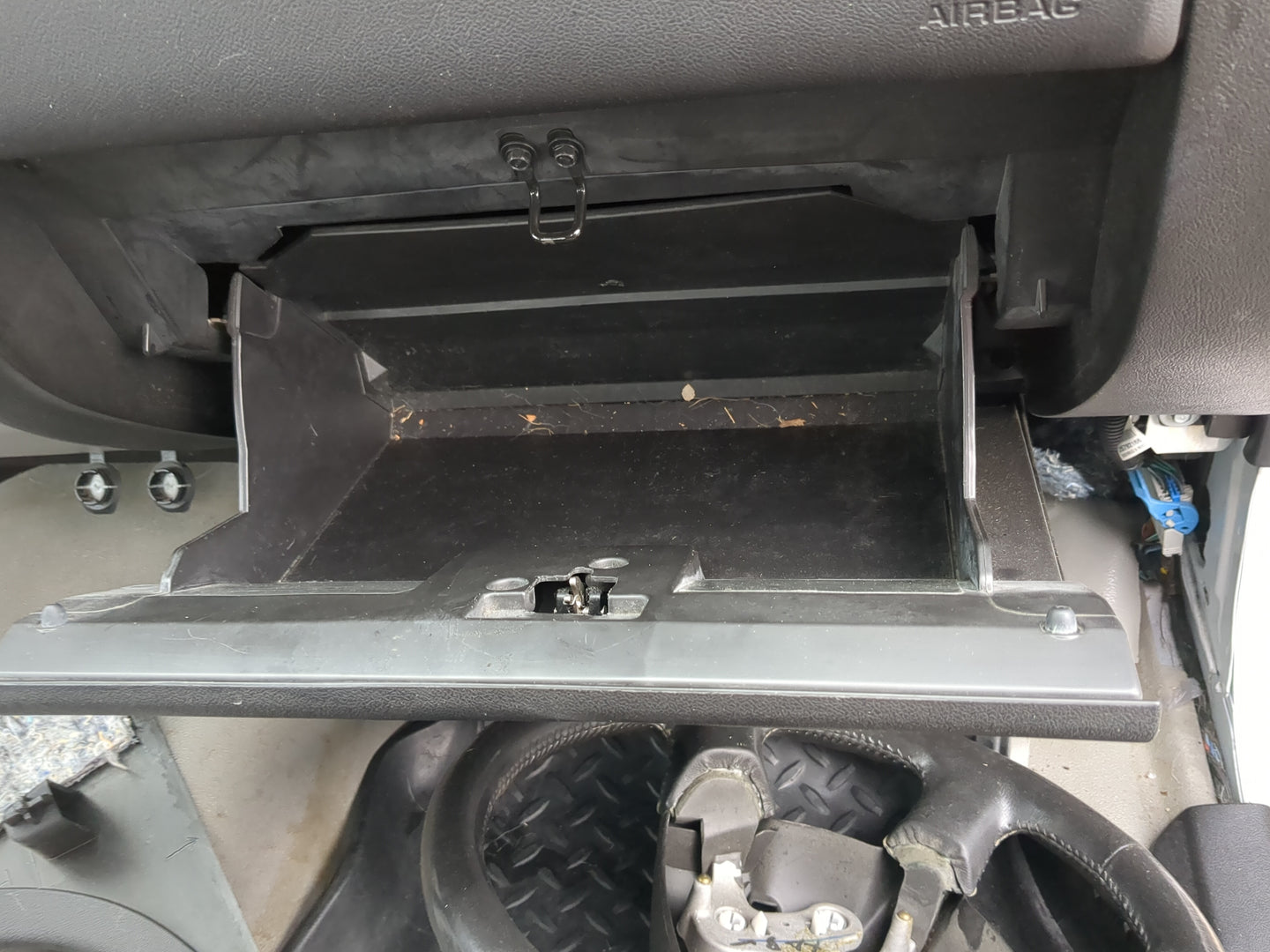 2010 Chevrolet Colorado Passenger Glove Box Door Storage Compartment - Oemusedautoparts1.com