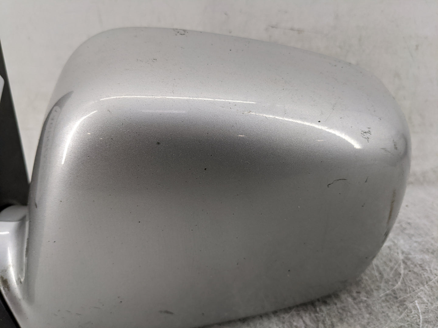 2009-2012 Chevrolet Colorado Driver Side View Mirror - Left Door Mirror OEM Used - Oemusedautoparts1.com