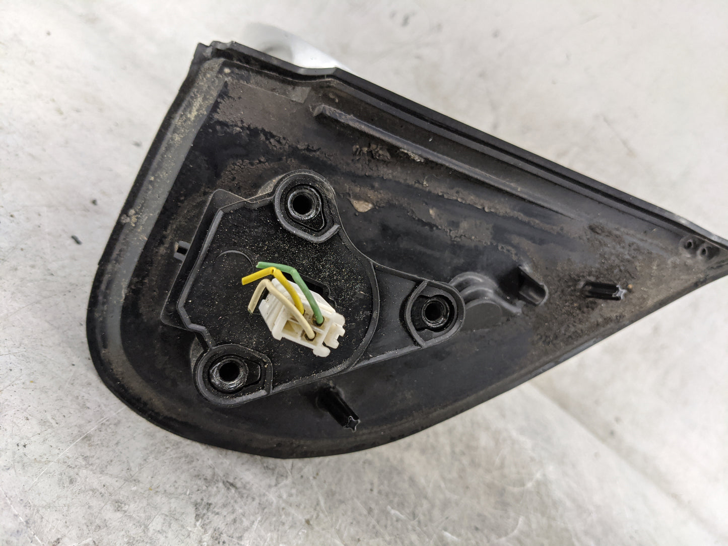 2009-2012 Chevrolet Colorado Driver Side View Mirror - Left Door Mirror OEM Used - Oemusedautoparts1.com