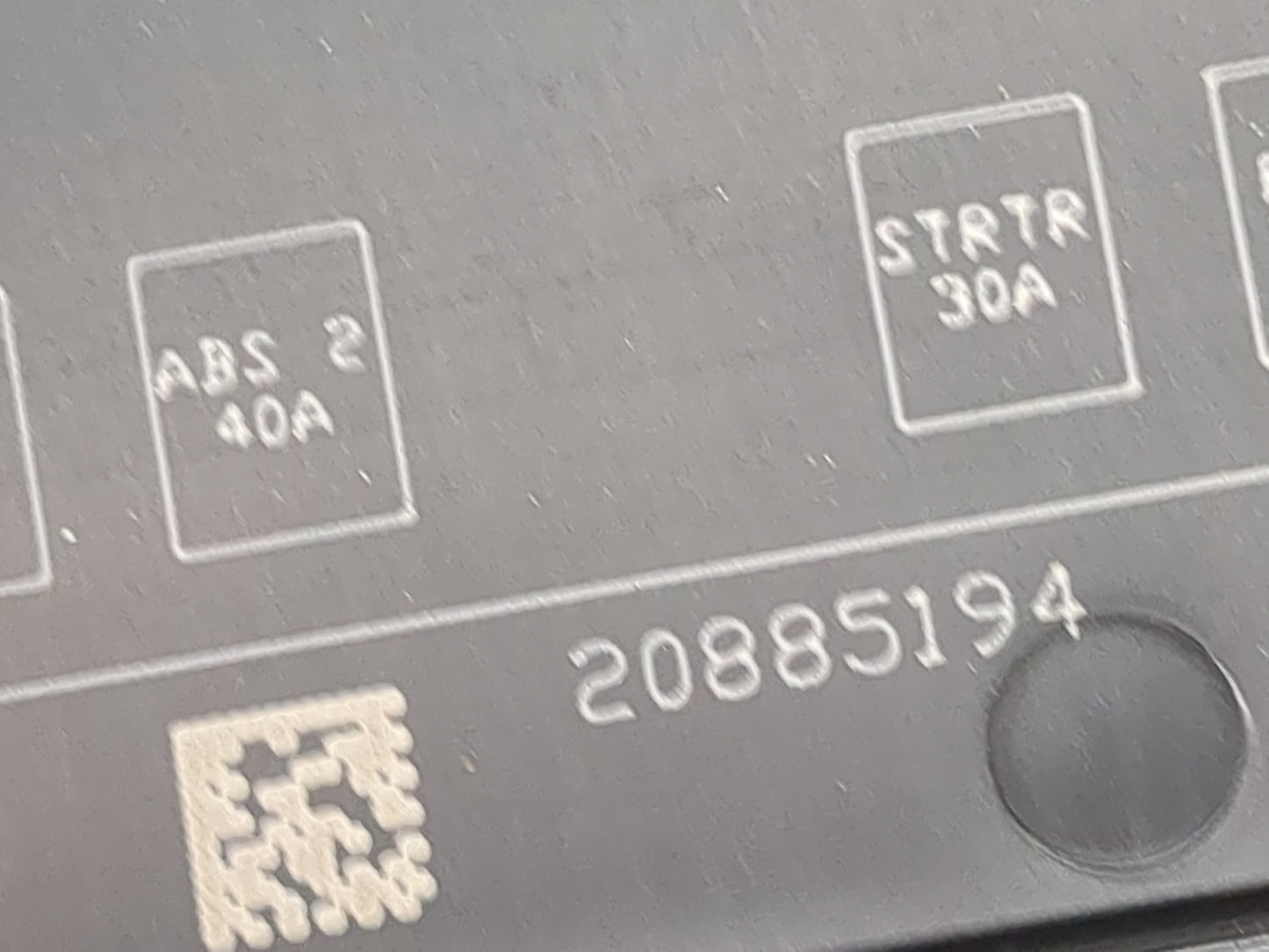 2009-2012 Chevrolet Colorado Fusebox Fuse Box Panel Relay Module P/N:2088519 20885194 Fits Fits 2009 2010 2011 2012 OEM Used
