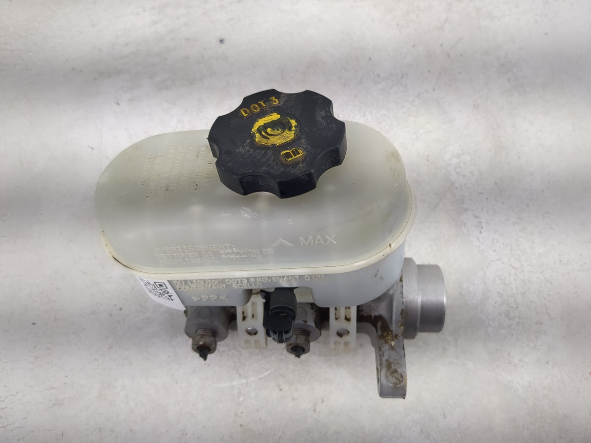 2009-2012 Chevrolet Colorado Brake Master Cylinder 1491981 - Oemusedautoparts1.com