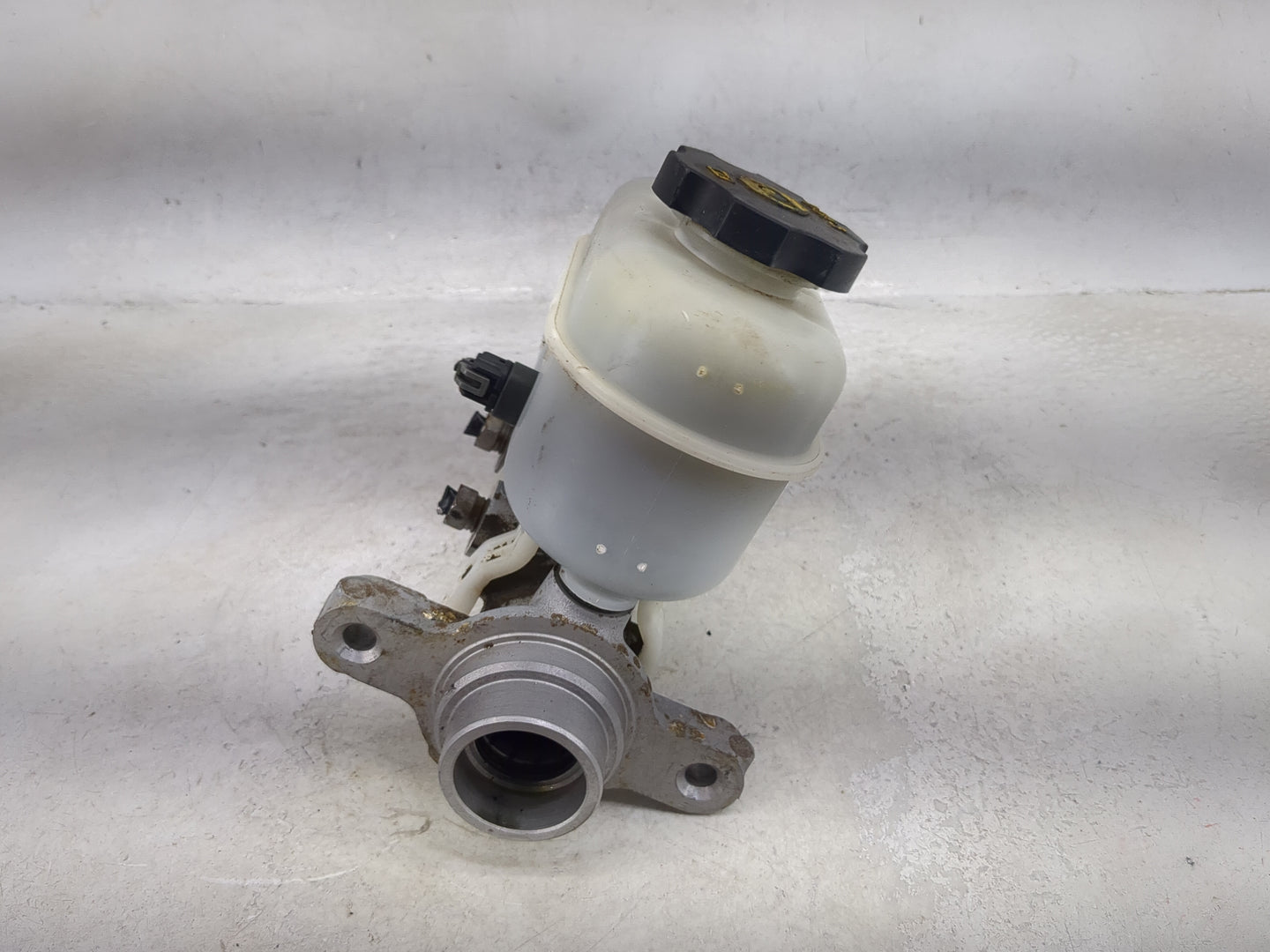 2009-2012 Chevrolet Colorado Brake Master Cylinder 1491981 - Oemusedautoparts1.com