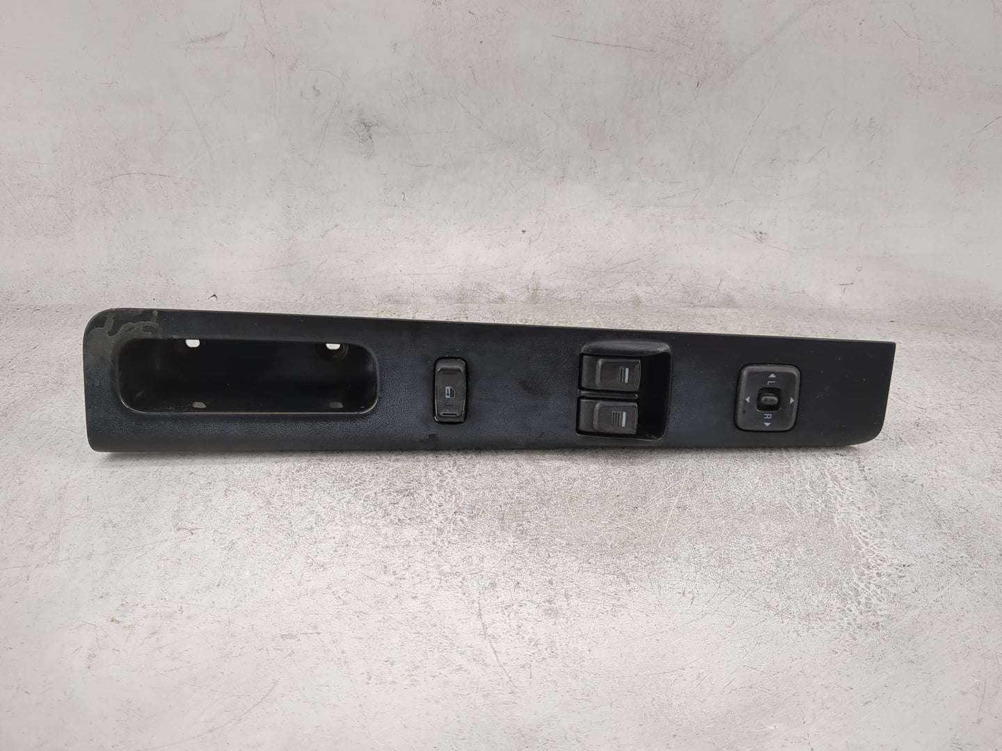 2004-2012 Chevrolet Colorado Master Power Window Switch Replacement Driver Side Left P/N:517318 L Fits OEM Used Auto Parts -
