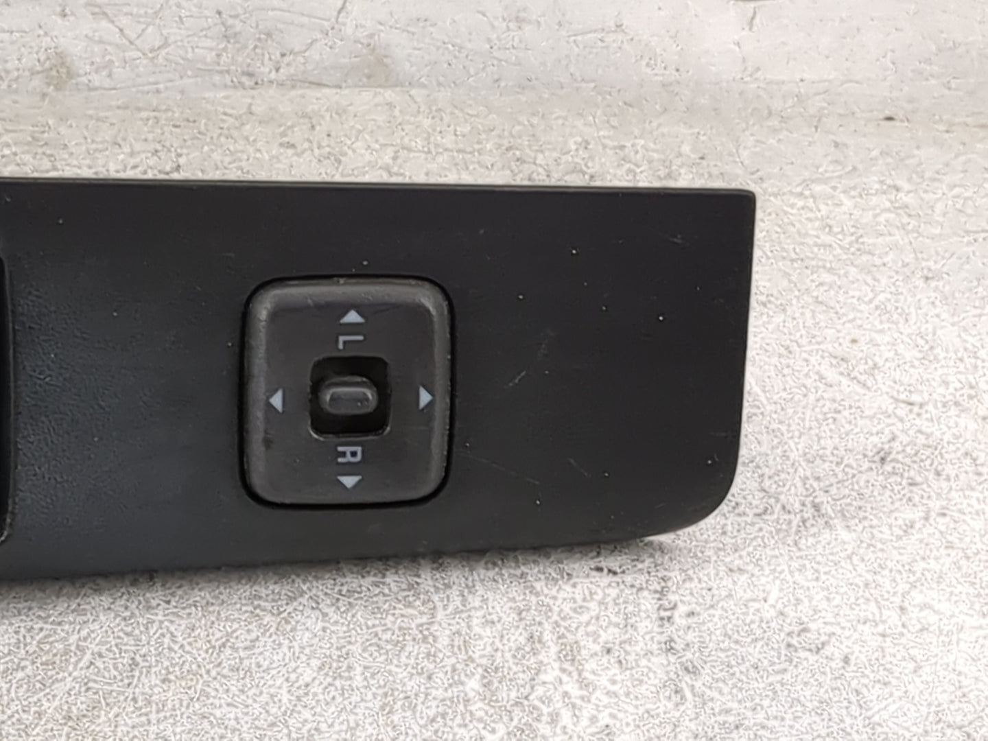 2004-2012 Chevrolet Colorado Master Power Window Switch Replacement Driver Side Left P/N:517318 L Fits OEM Used Auto Parts -