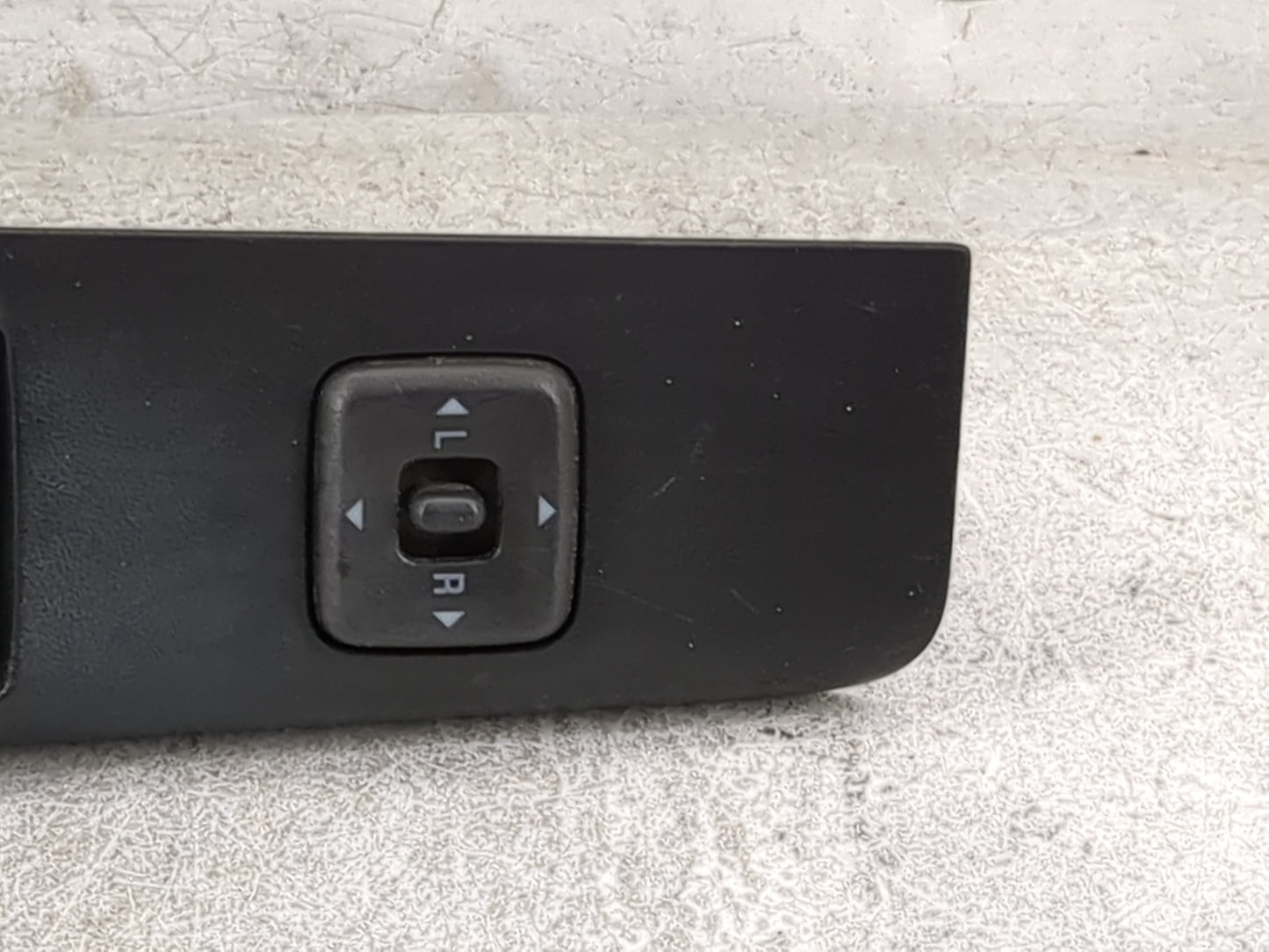 2004-2012 Chevrolet Colorado Master Power Window Switch Replacement Driver Side Left P/N:517318 L Fits OEM Used Auto Parts -