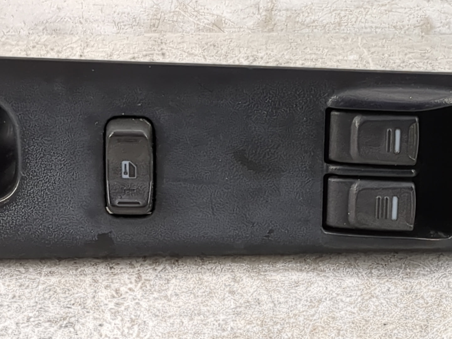 2004-2012 Chevrolet Colorado Master Power Window Switch Replacement Driver Side Left P/N:517318 L Fits OEM Used Auto Parts -