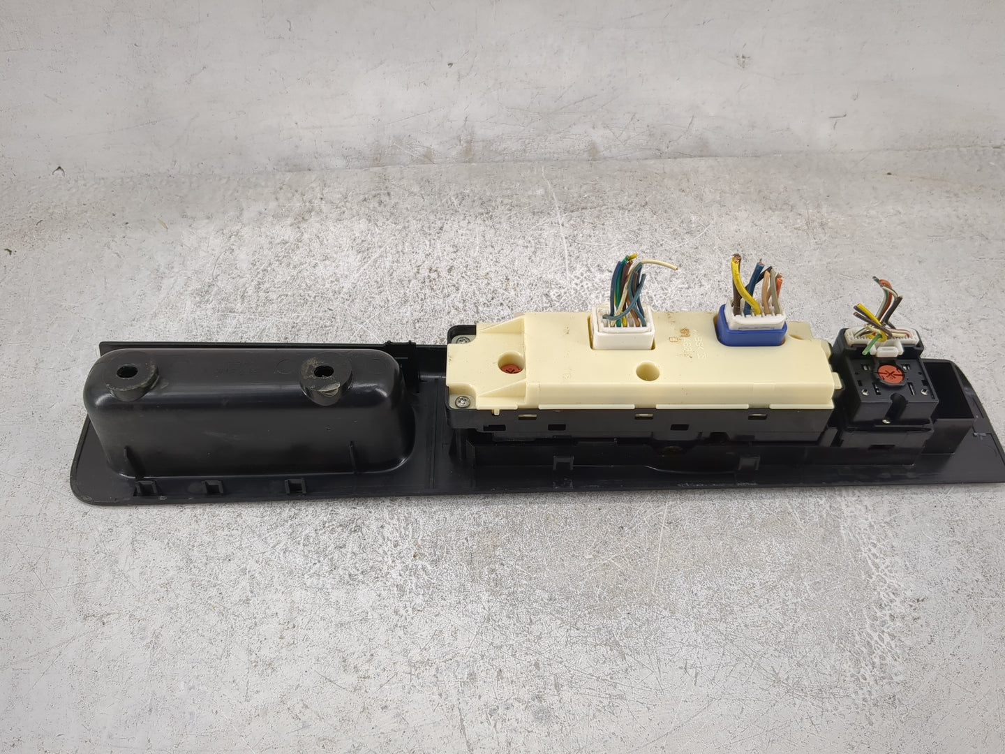 2004-2012 Chevrolet Colorado Master Power Window Switch Replacement Driver Side Left P/N:517318 L Fits OEM Used Auto Parts -