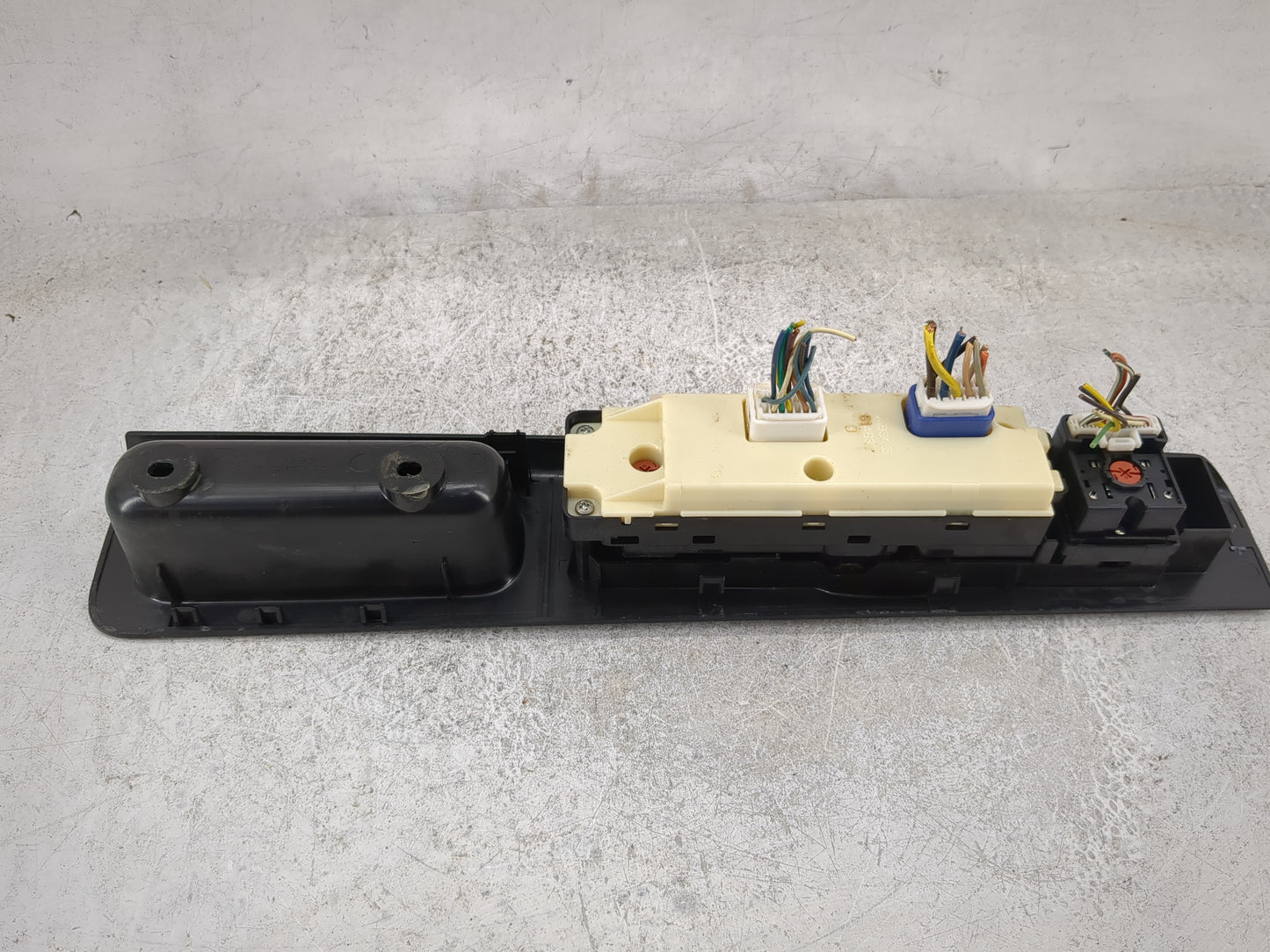 2004-2012 Chevrolet Colorado Master Power Window Switch Replacement Driver Side Left P/N:517318 L Fits OEM Used Auto Parts -