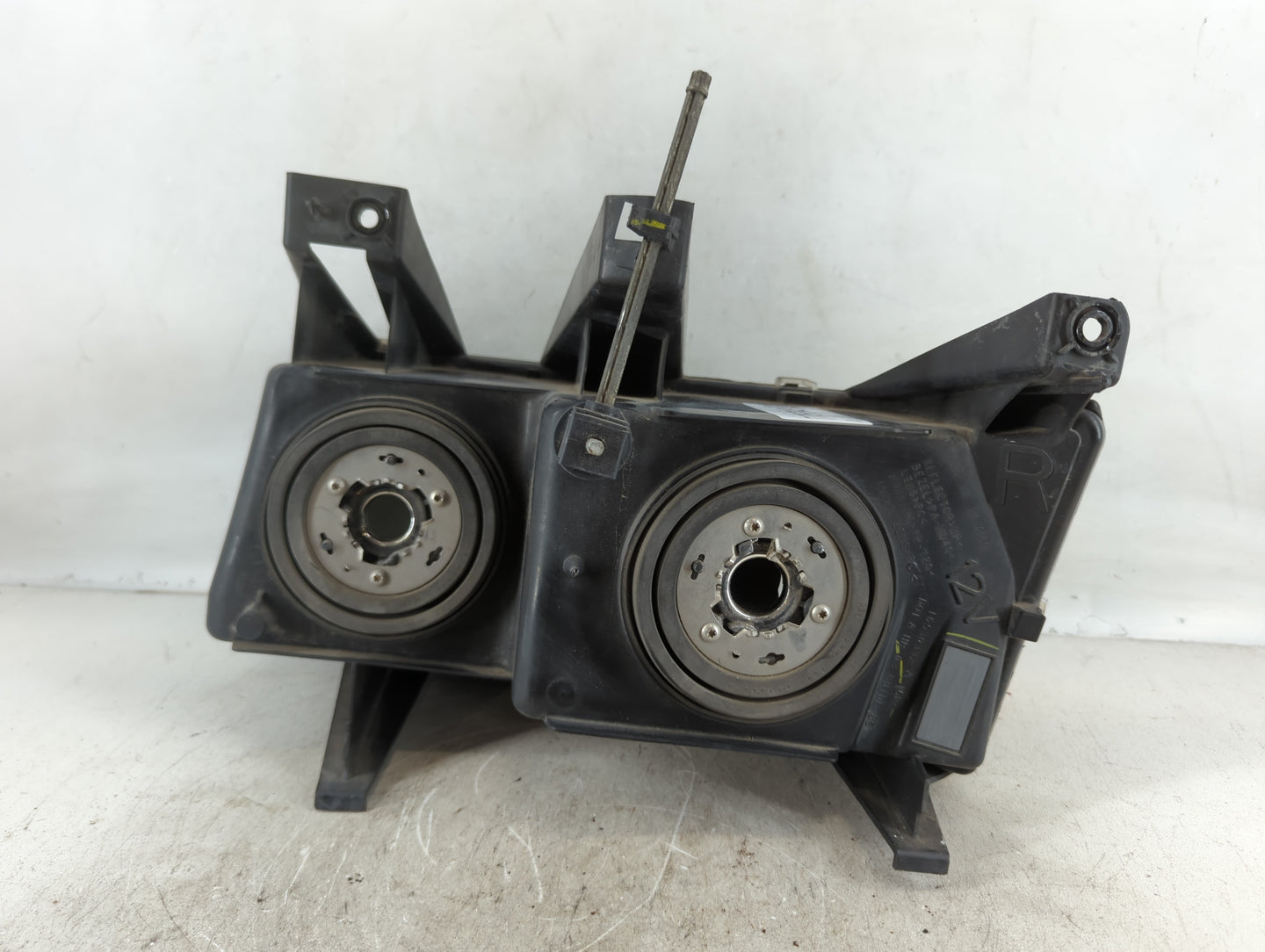 2004 Chevrolet Colorado Passenger Right Oem Head Light Headlight Lamp - Oemusedautoparts1.com