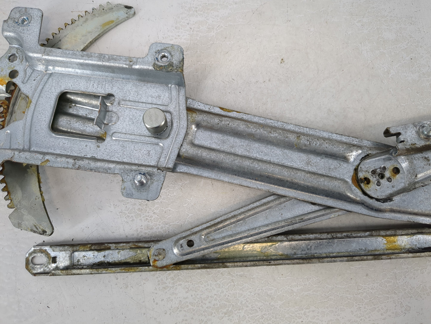 2004-2012 Chevrolet Colorado Used Window Regulator Passenger Front - Oemusedautoparts1.com