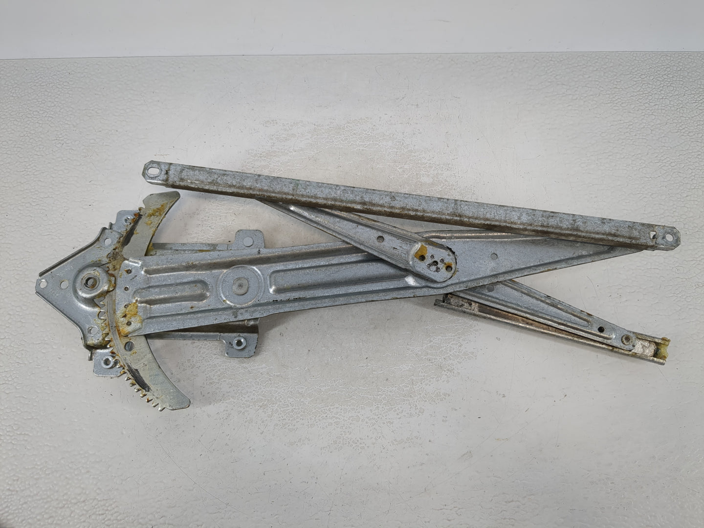 2004-2012 Chevrolet Colorado Window Regulator Passenger Front - Oemusedautoparts1.com