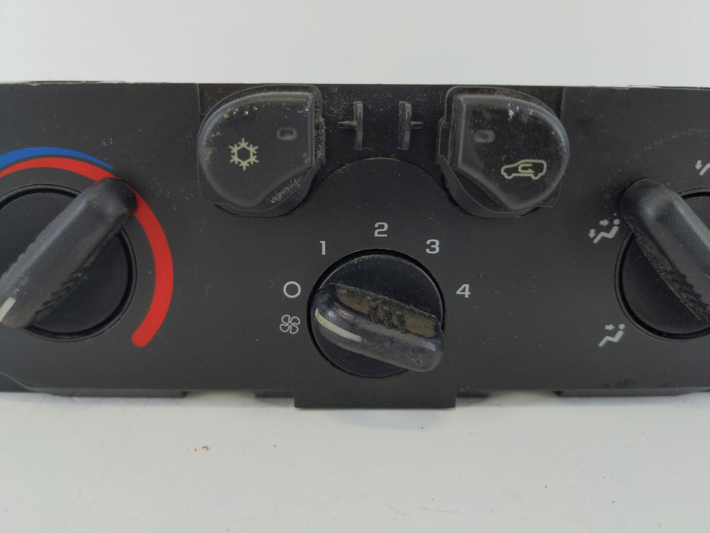 2004-2012 Chevrolet Colorado Climate Control Module Temperature AC/Heater Replacement P/N:258418569301 Fits OEM Used Auto Pa