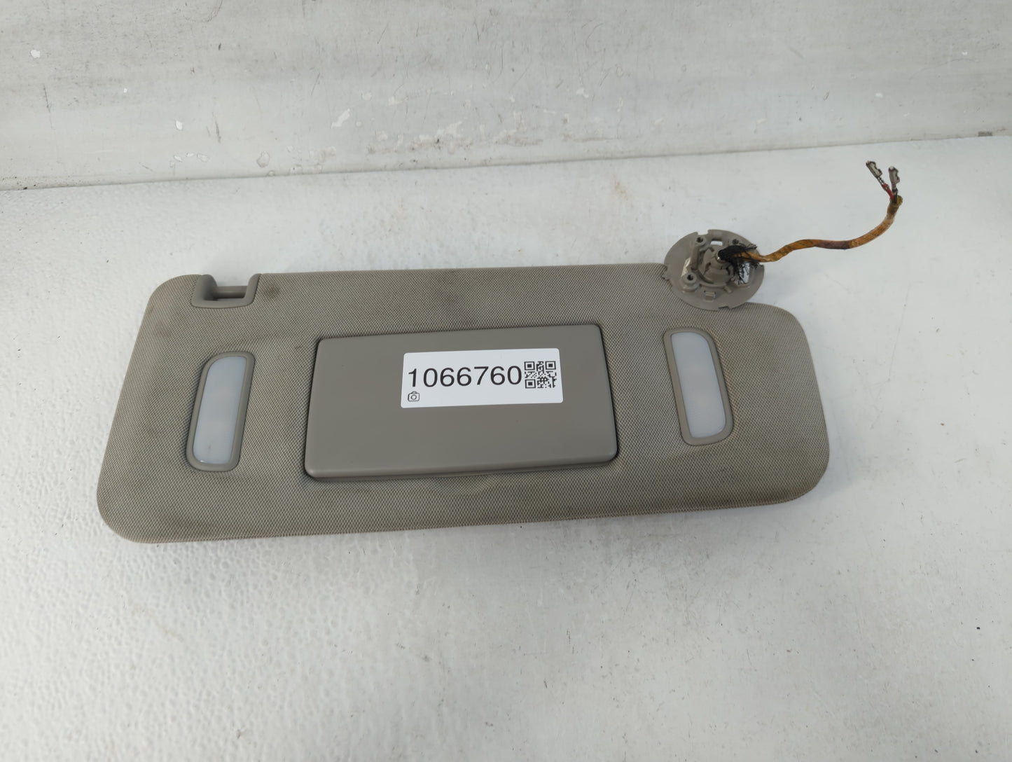 2010-2017 Chevrolet Equinox Sun Visor Shade Replacement Passenger Right Mirror Fits Fits 2010 2011 2012 2013 2014 2015 2016 