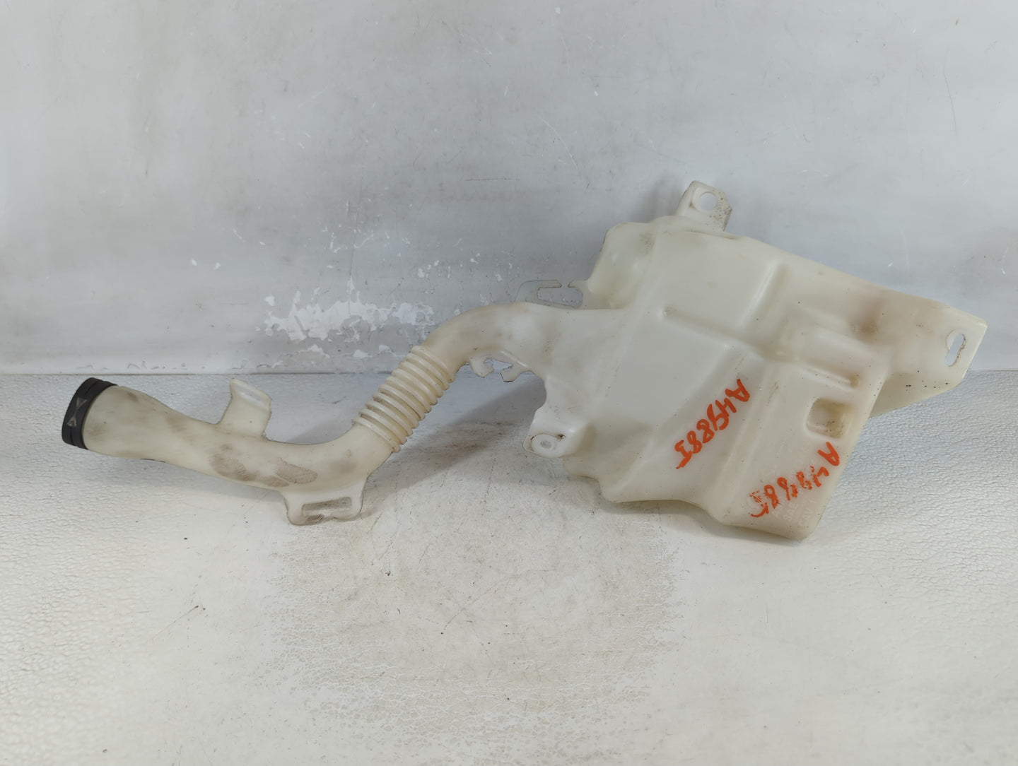 2010-2017 Chevrolet Equinox Windshield Washer Fluid Reservoir Bottle Oem - Oemusedautoparts1.com