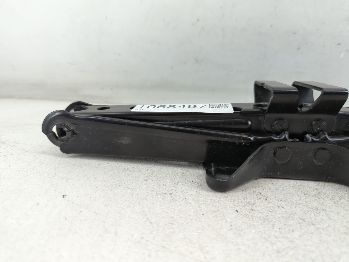 2010 Chevrolet Equinox Spare Scissor Car Jack 1068497 - Oemusedautoparts1.com