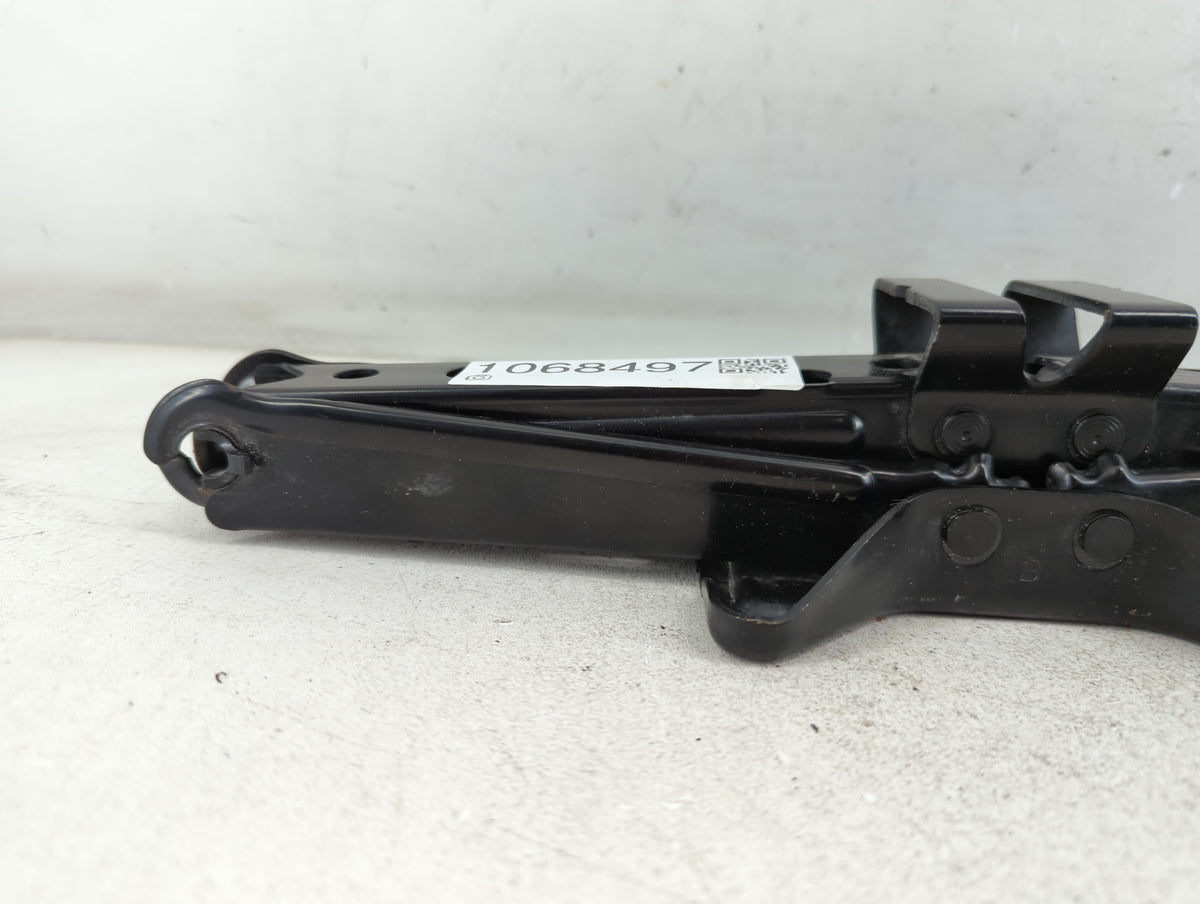 2010 Chevrolet Equinox Spare Scissor Car Jack 1068497 - Oemusedautoparts1.com
