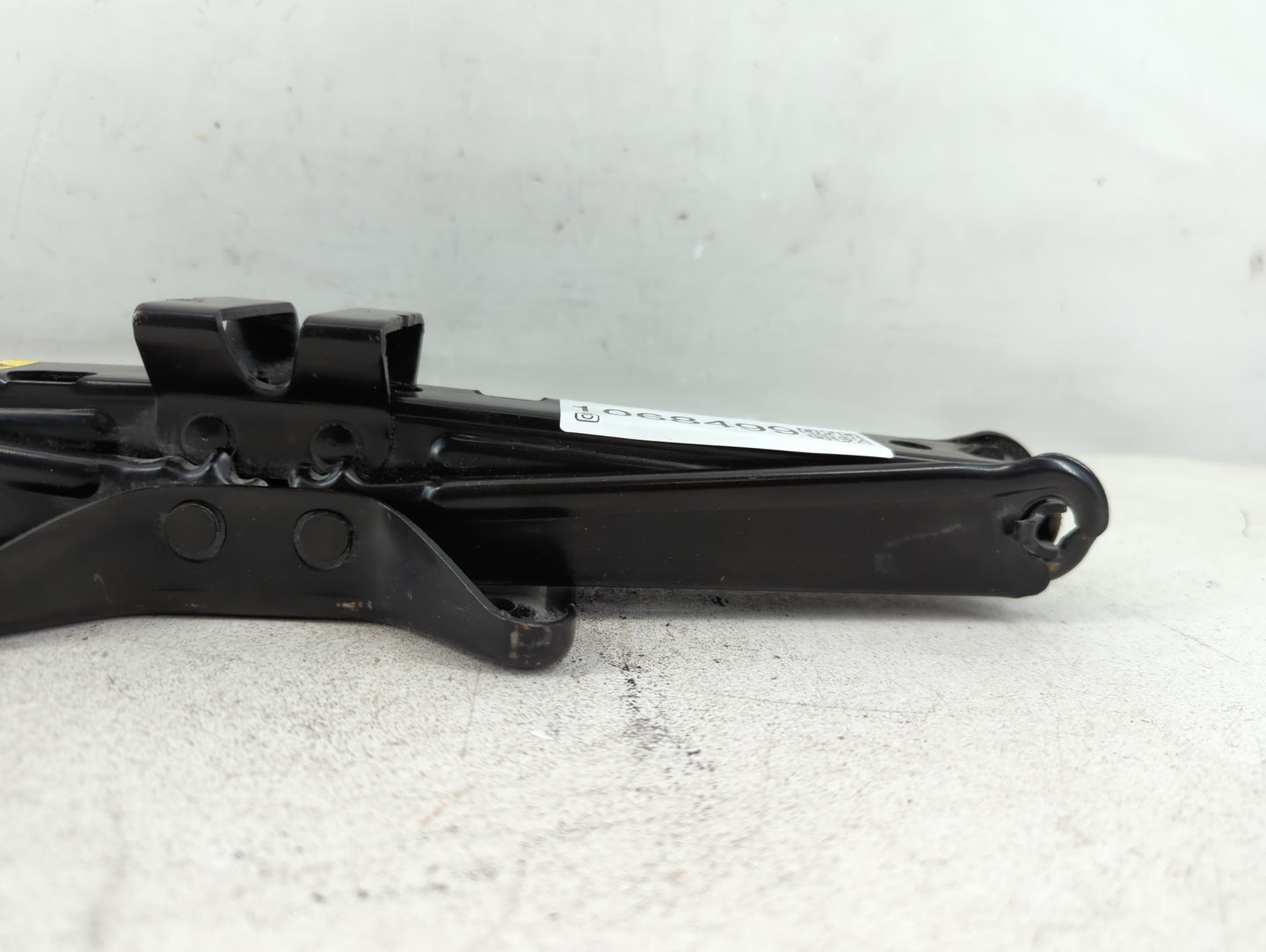 2010 Chevrolet Equinox Spare Scissor Car Jack - Oemusedautoparts1.com