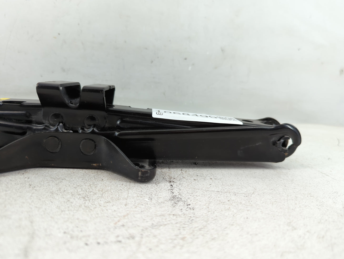 2010 Chevrolet Equinox Spare Scissor Car Jack 1068499 - Oemusedautoparts1.com